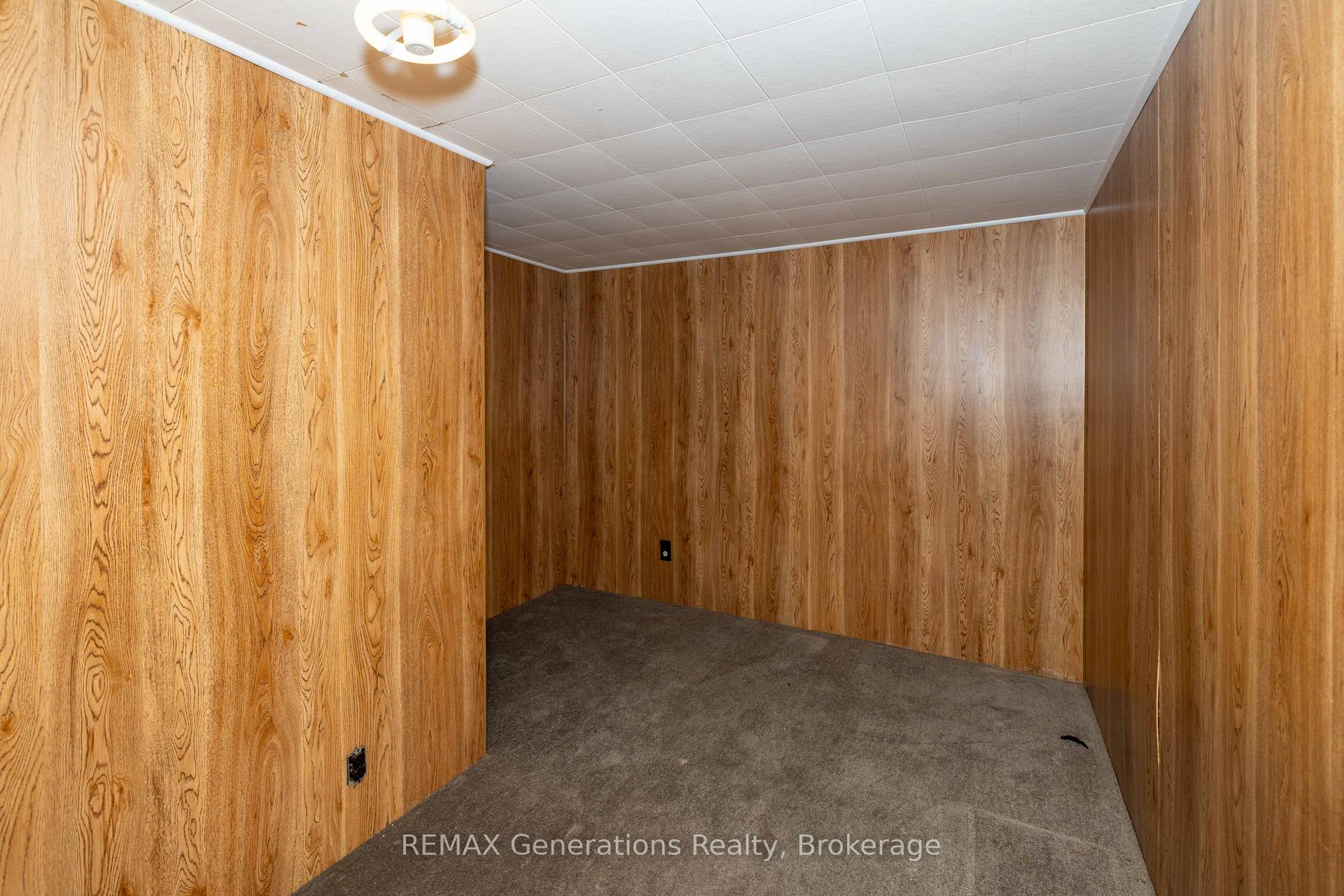Photo 16 of 316 Rita Street, Thunder Bay, Current River — HOMEH