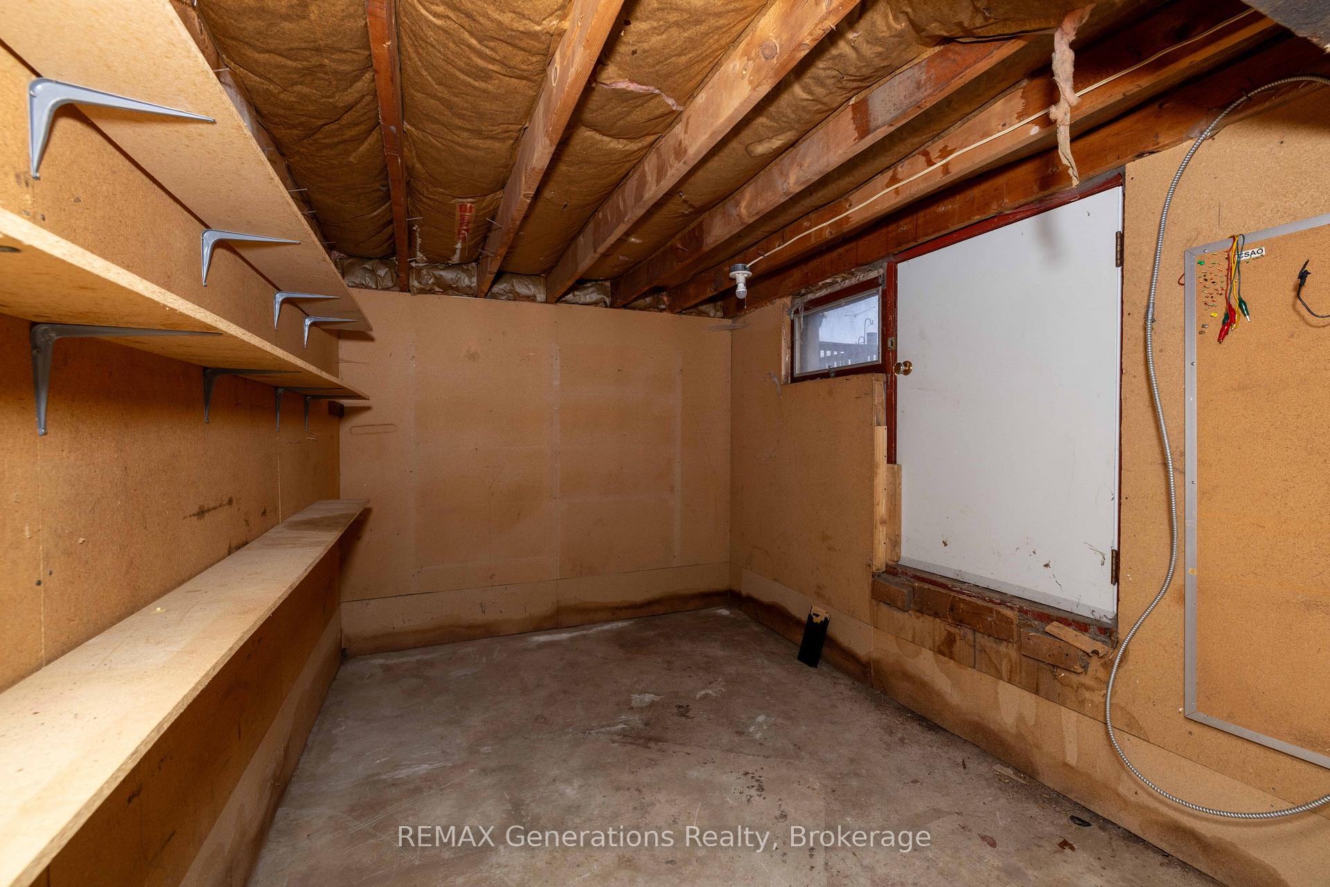 Photo 18 of 316 Rita Street, Thunder Bay, Current River — HOMEH