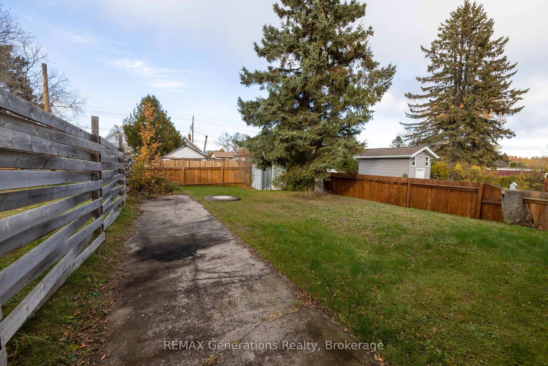 Photo 20 of 316 Rita Street, Thunder Bay, Current River — HOMEH