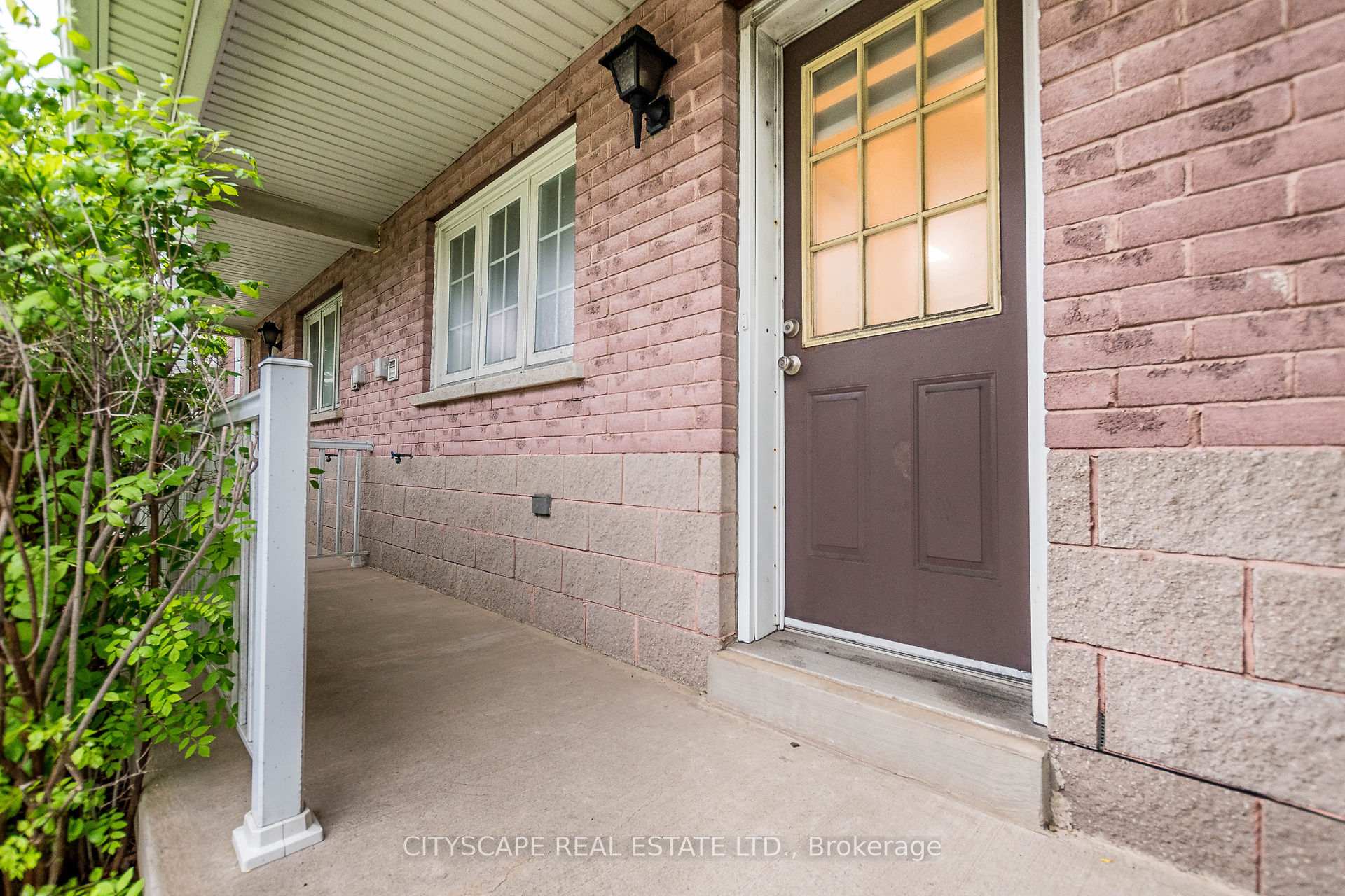 Photo 3 of Unit 39, 6830 Meadowvale Town Centre Circle, Mississauga, Meadowvale — HOMEH