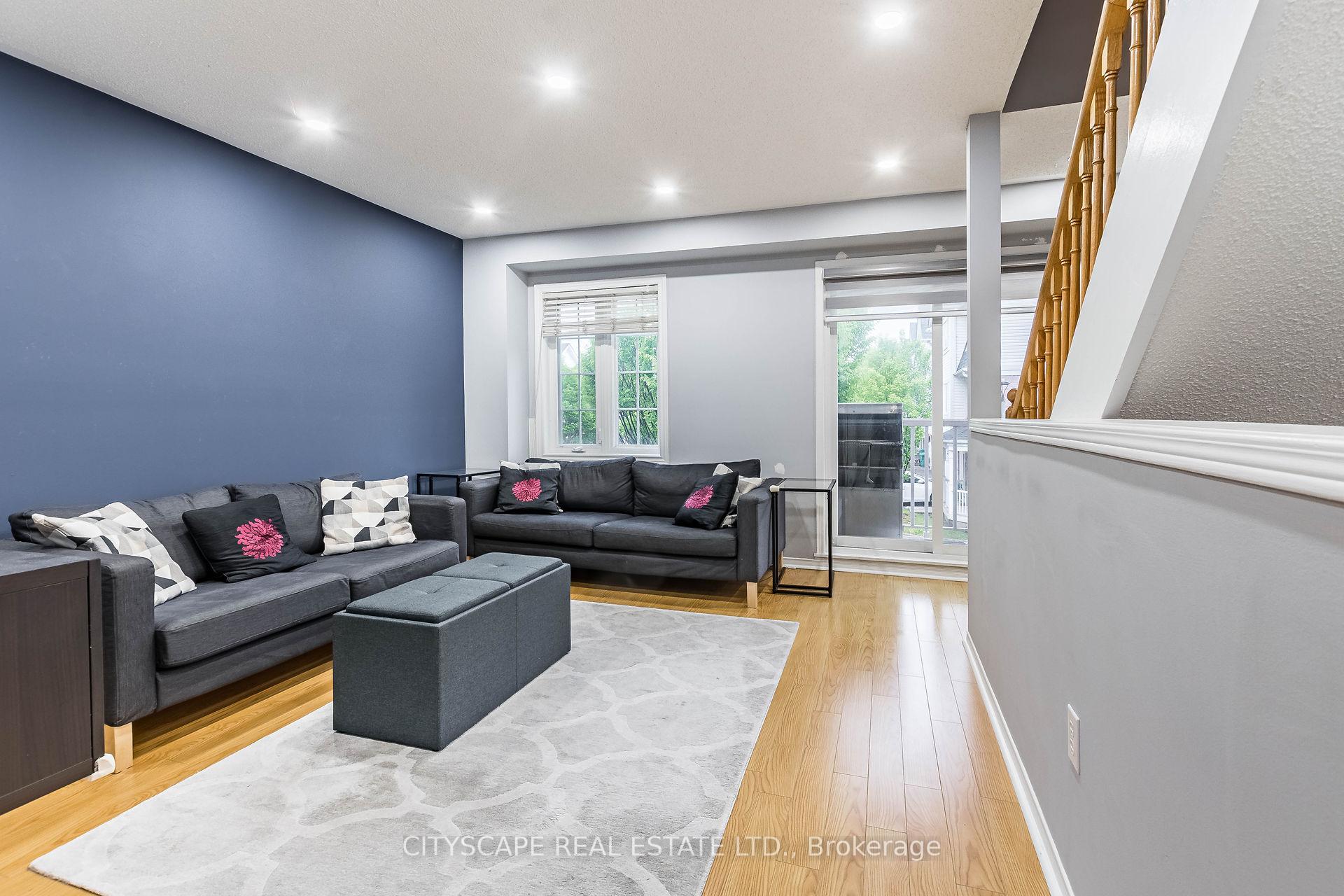 Photo 7 of Unit 39, 6830 Meadowvale Town Centre Circle, Mississauga, Meadowvale — HOMEH
