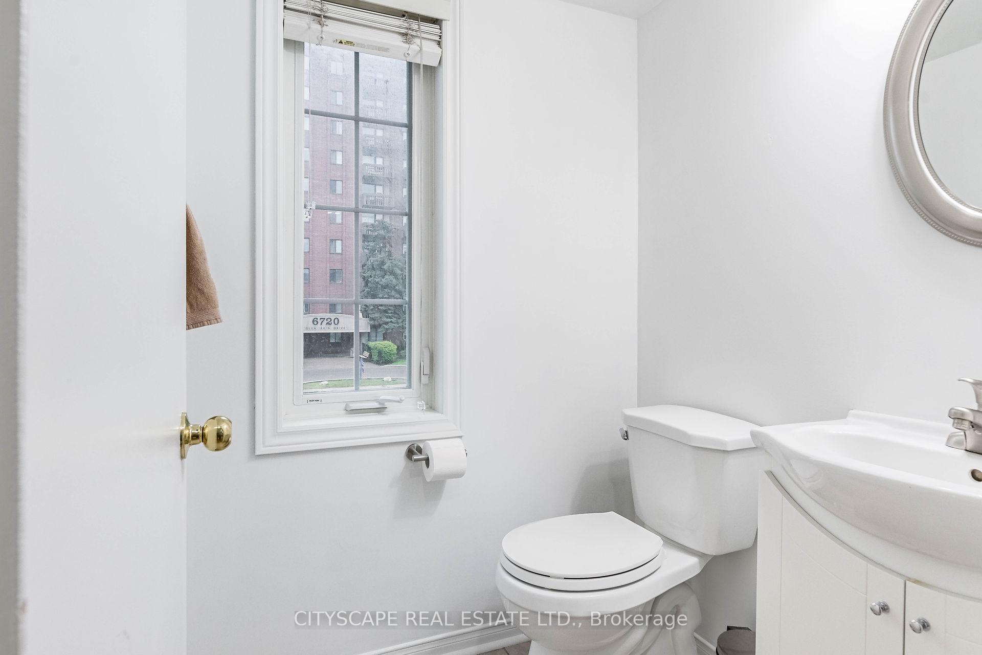 Photo 17 of Unit 39, 6830 Meadowvale Town Centre Circle, Mississauga, Meadowvale — HOMEH
