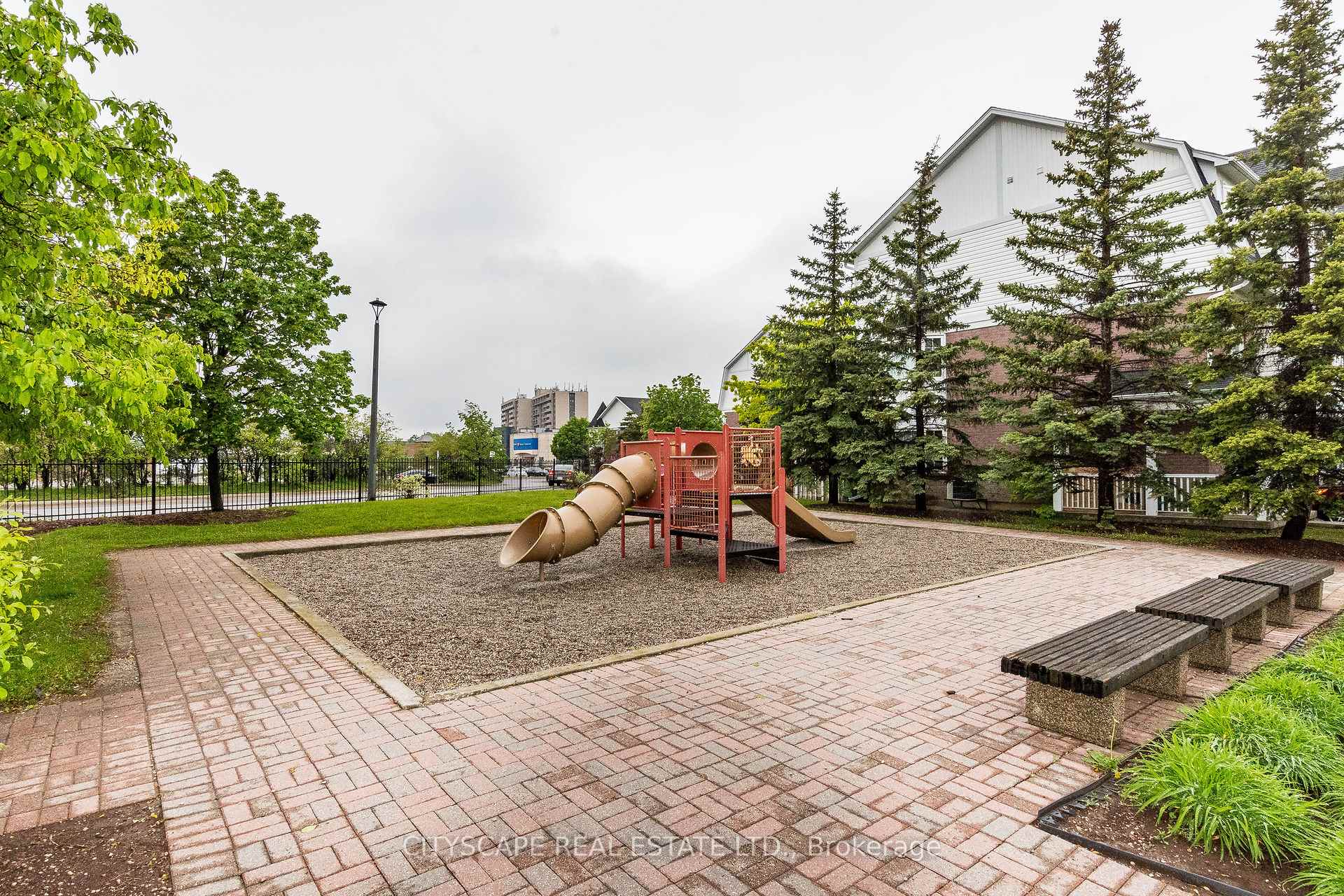 Photo 39 of Unit 39, 6830 Meadowvale Town Centre Circle, Mississauga, Meadowvale — HOMEH