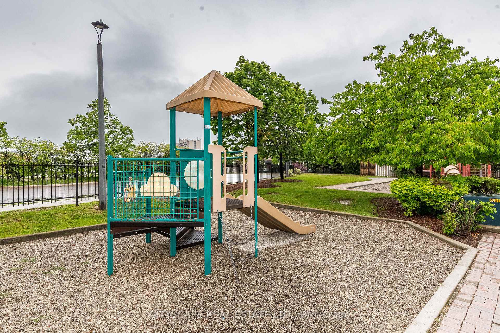 Photo 40 of Unit 39, 6830 Meadowvale Town Centre Circle, Mississauga, Meadowvale — HOMEH