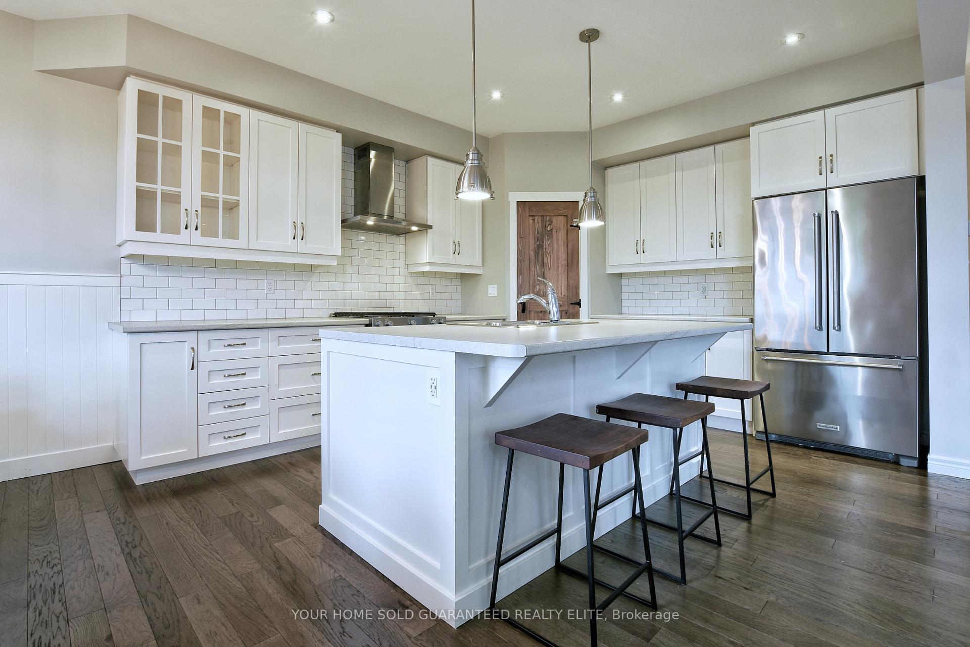 Photo 2 of Unit 5, 270 Main Street W, Grimsby, Grimsby West — HOMEH