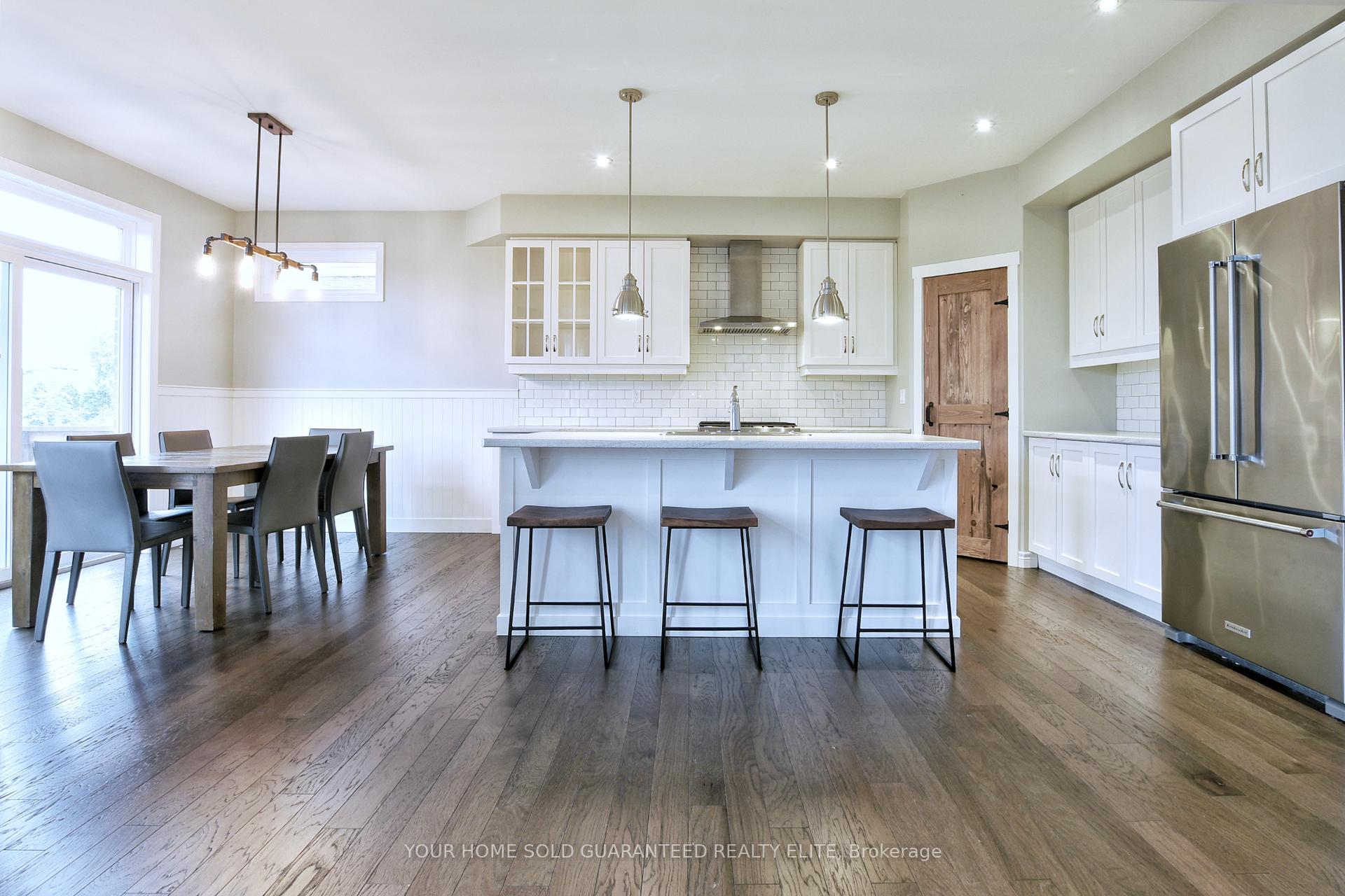 Photo 3 of Unit 5, 270 Main Street W, Grimsby, Grimsby West — HOMEH