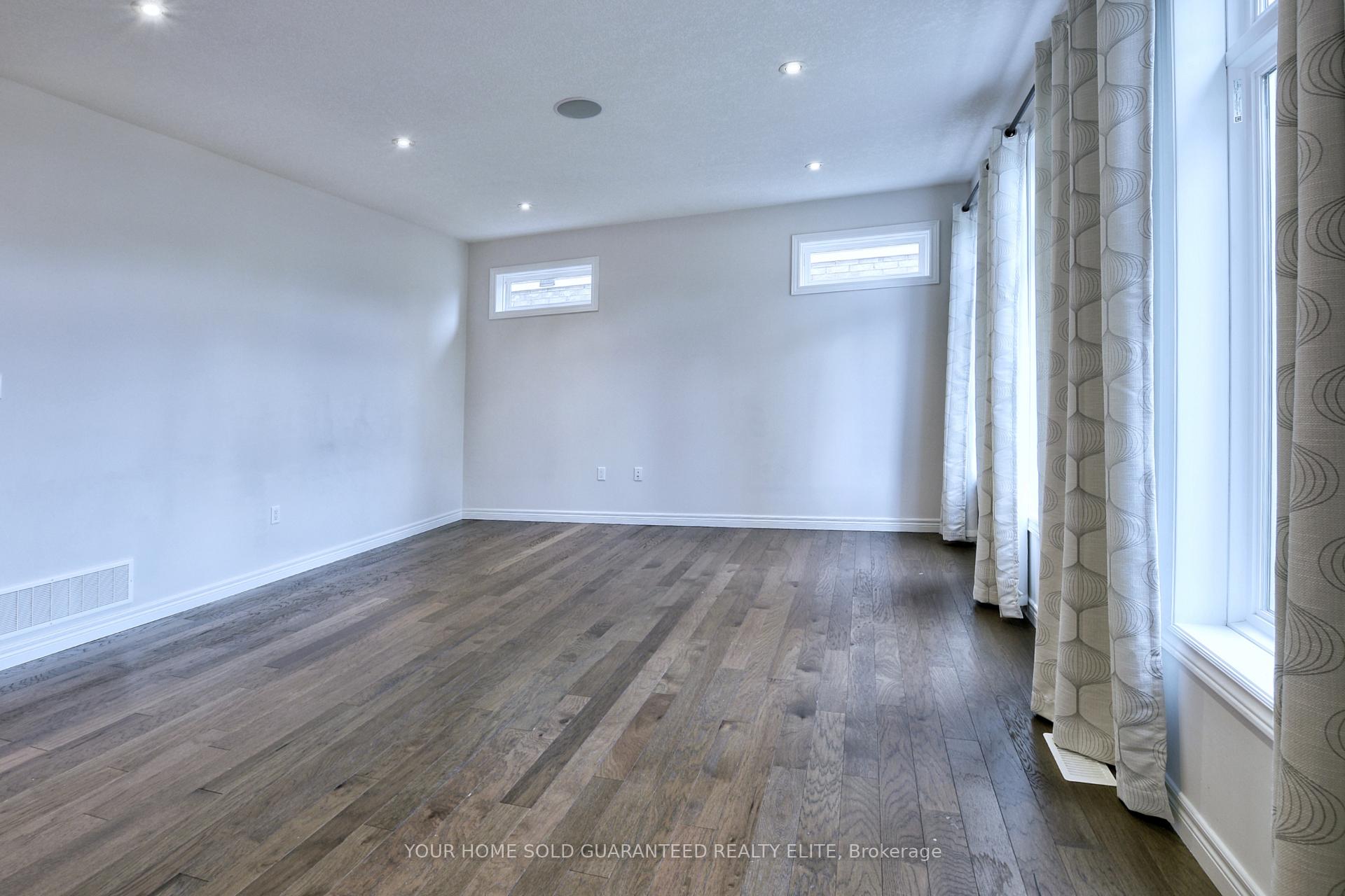 Photo 10 of Unit 5, 270 Main Street W, Grimsby, Grimsby West — HOMEH