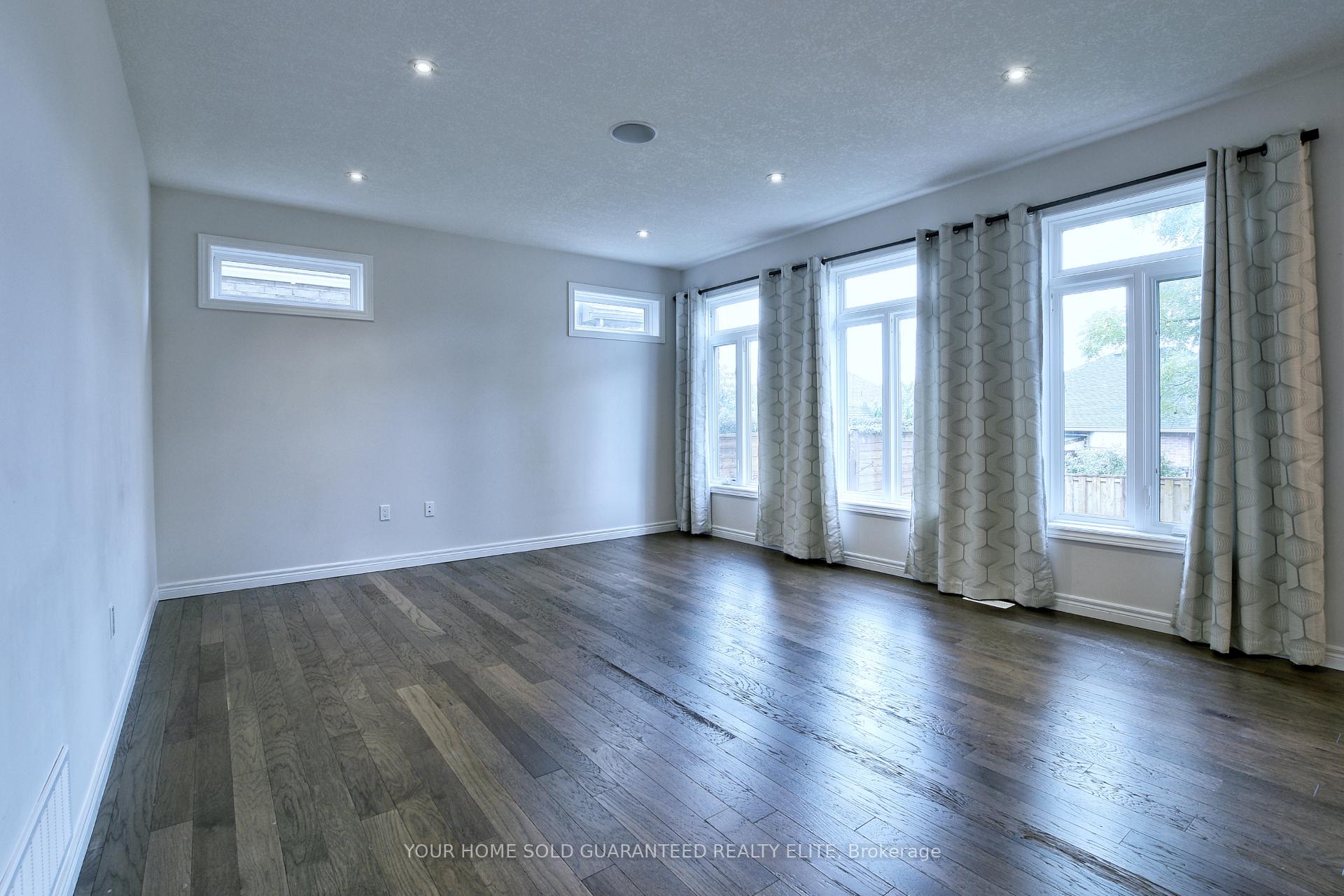 Photo 9 of Unit 5, 270 Main Street W, Grimsby, Grimsby West — HOMEH