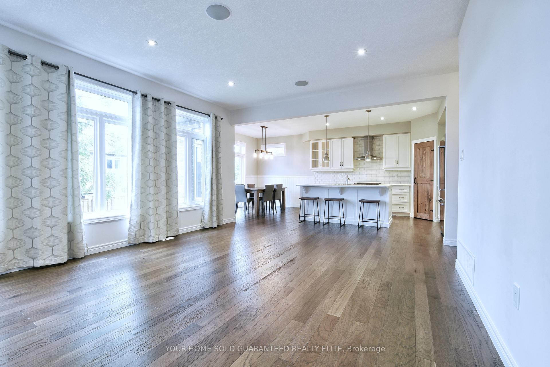 Photo 11 of Unit 5, 270 Main Street W, Grimsby, Grimsby West — HOMEH