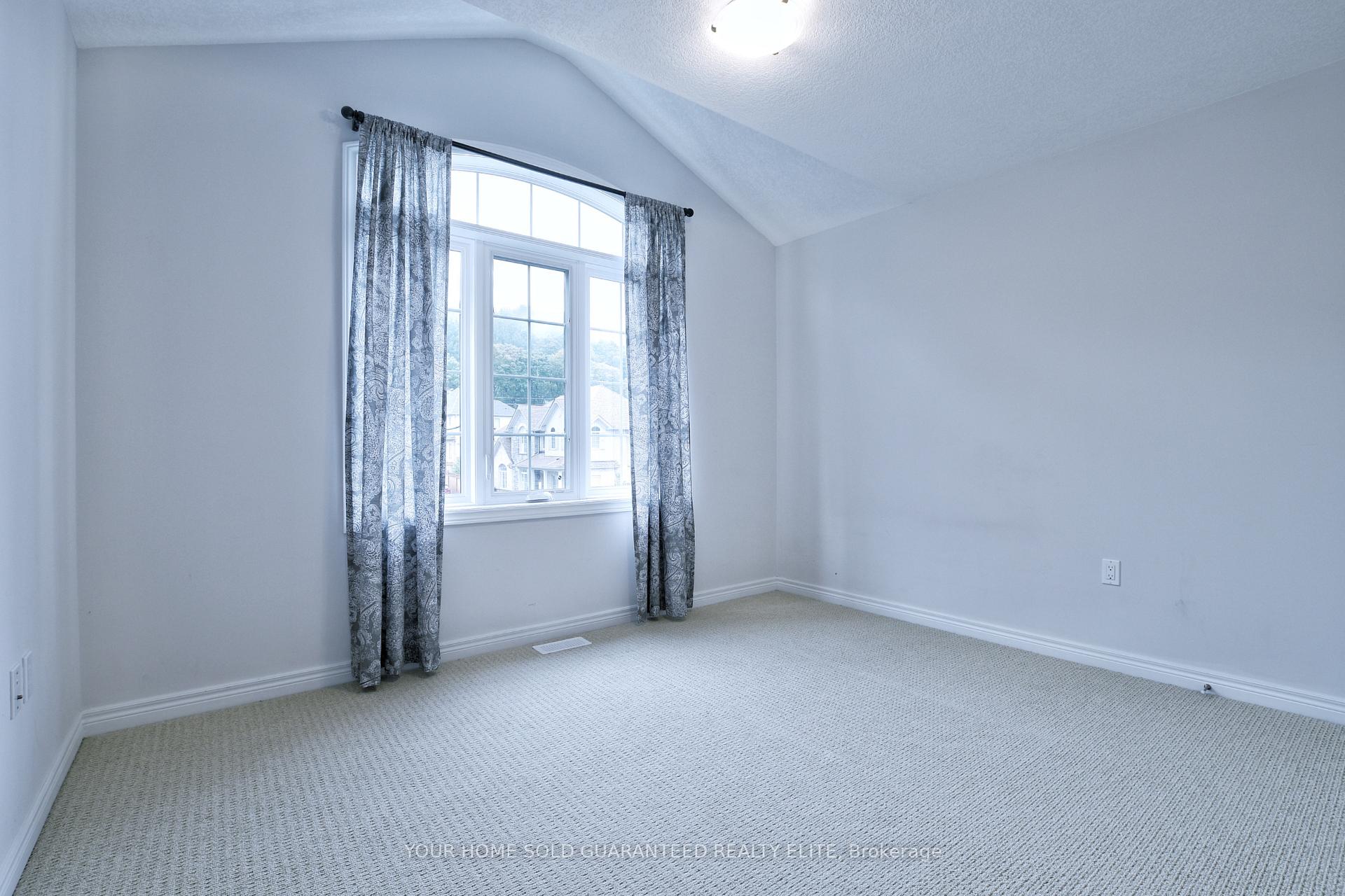 Photo 17 of Unit 5, 270 Main Street W, Grimsby, Grimsby West — HOMEH