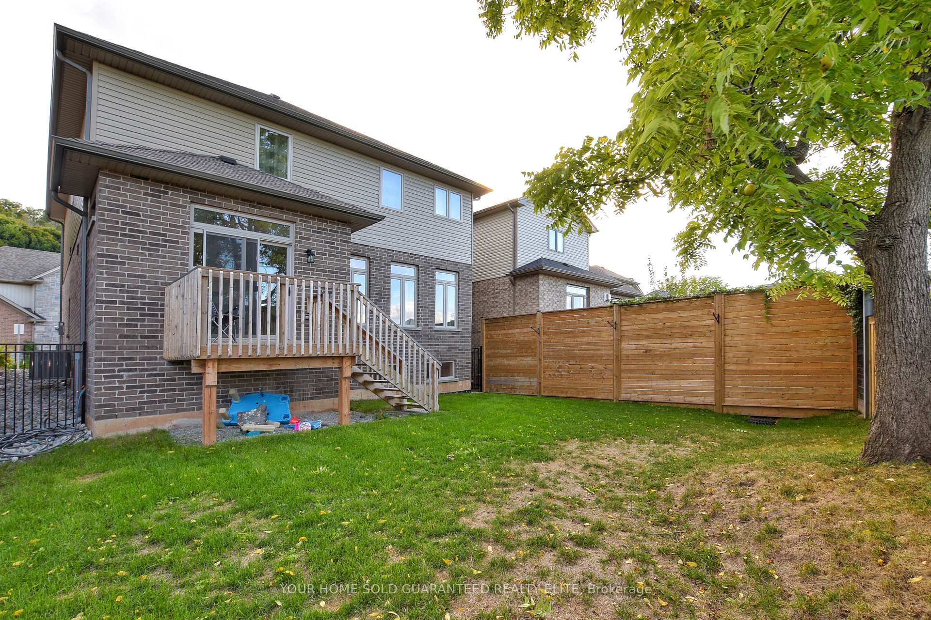 Photo 30 of Unit 5, 270 Main Street W, Grimsby, Grimsby West — HOMEH