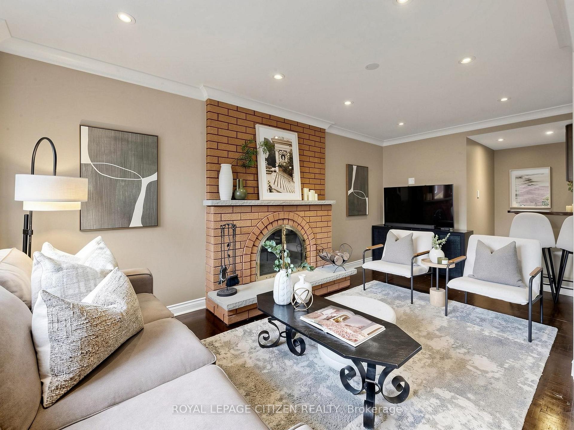 Photo 10 of 407 Forest Drive, Vaughan, West Woodbridge — HOMEH