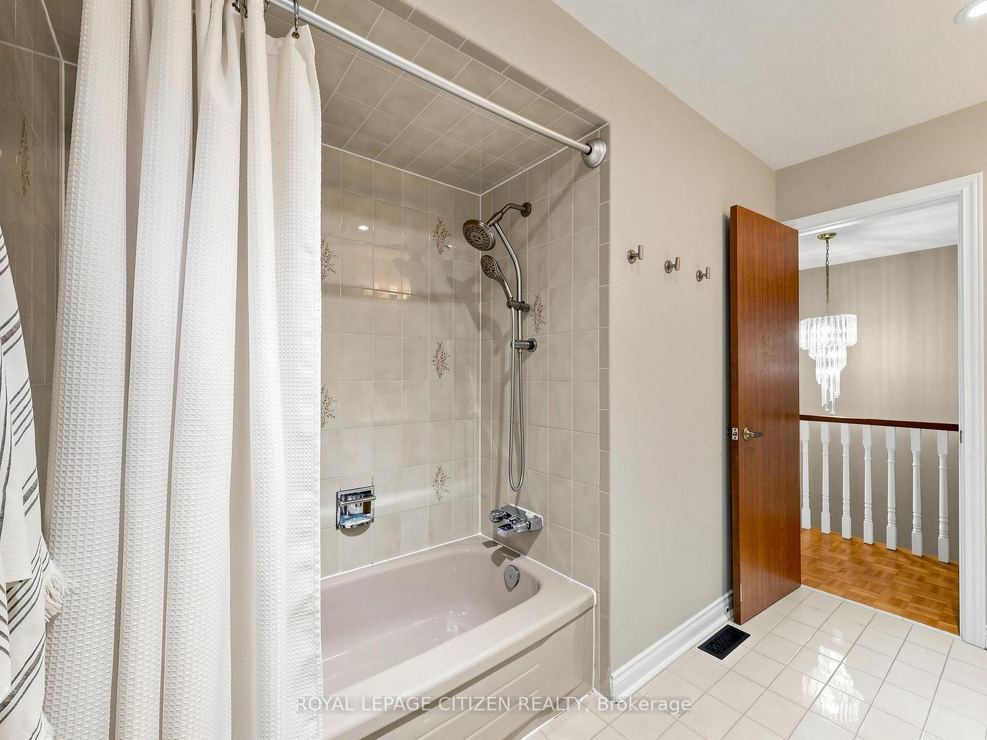 Photo 32 of 407 Forest Drive, Vaughan, West Woodbridge — HOMEH