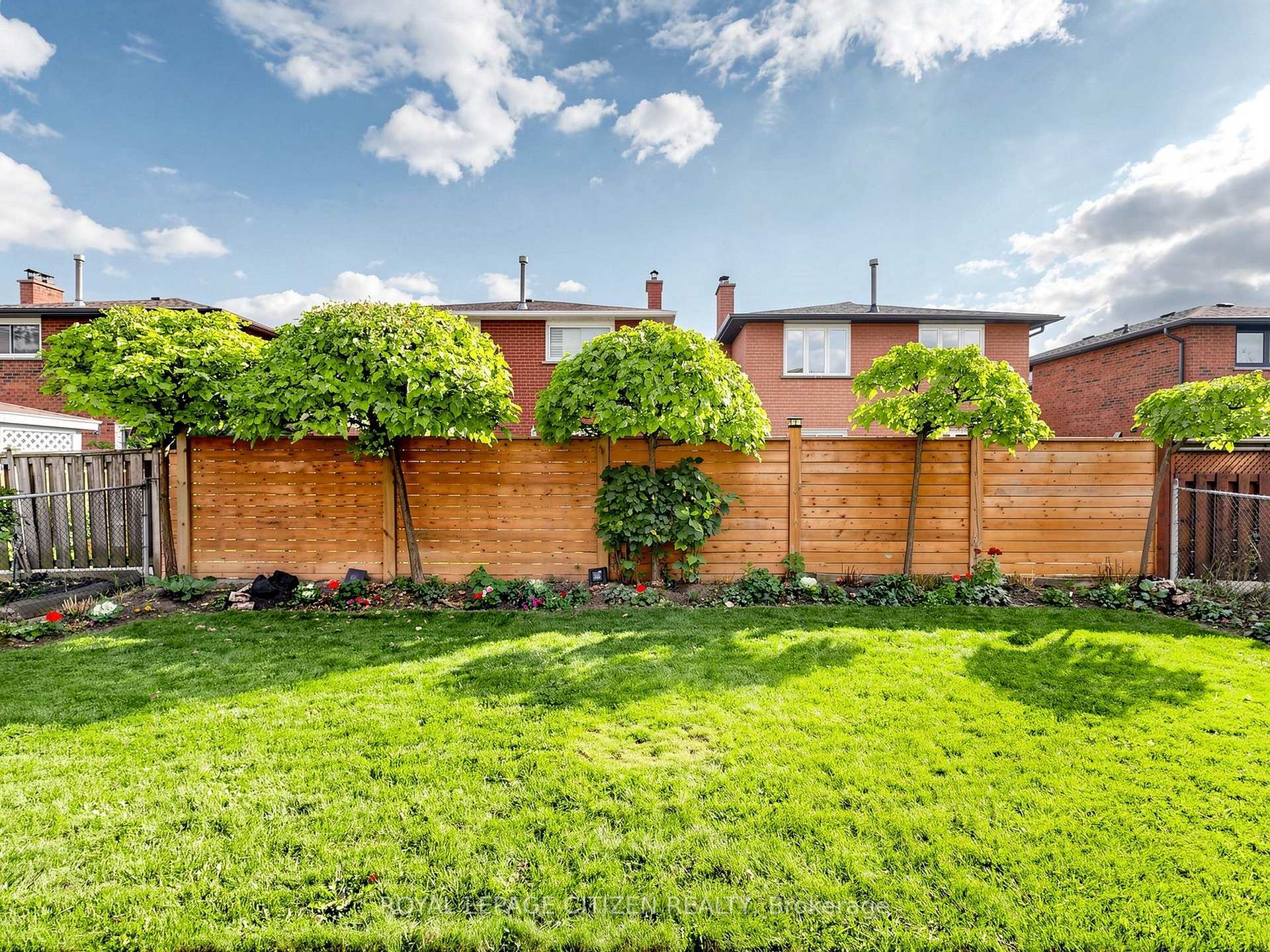 Photo 37 of 407 Forest Drive, Vaughan, West Woodbridge — HOMEH