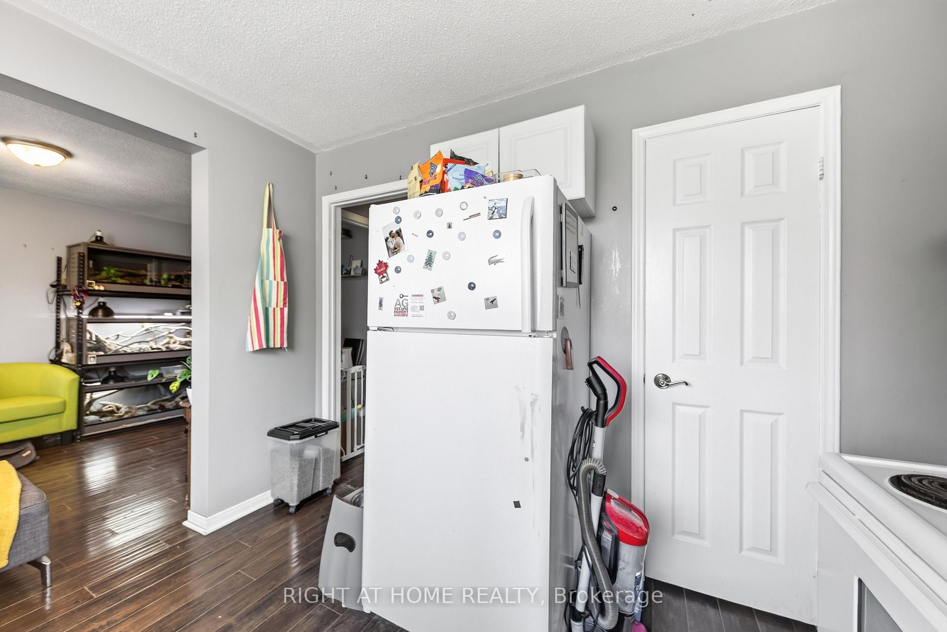 Photo 14 of 80 Garden Drive, Barrie, Allandale Heights — HOMEH