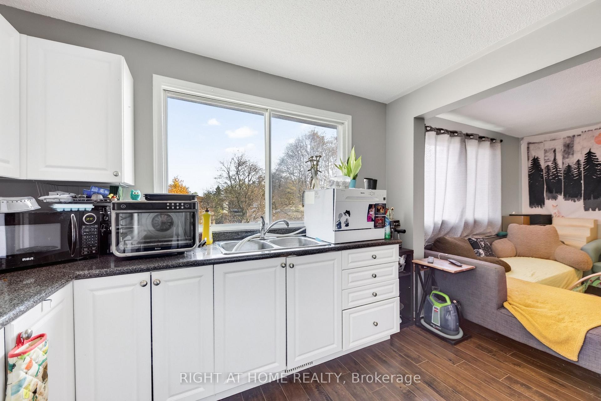 Photo 15 of 80 Garden Drive, Barrie, Allandale Heights — HOMEH