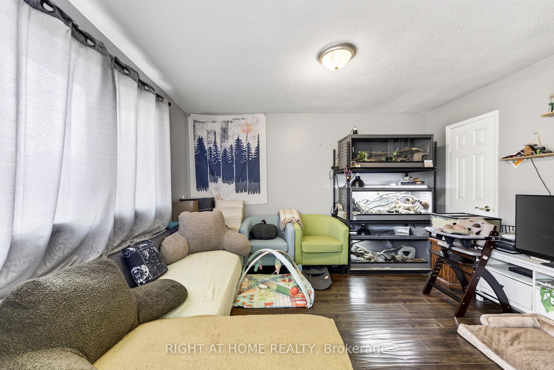 Photo 16 of 80 Garden Drive, Barrie, Allandale Heights — HOMEH