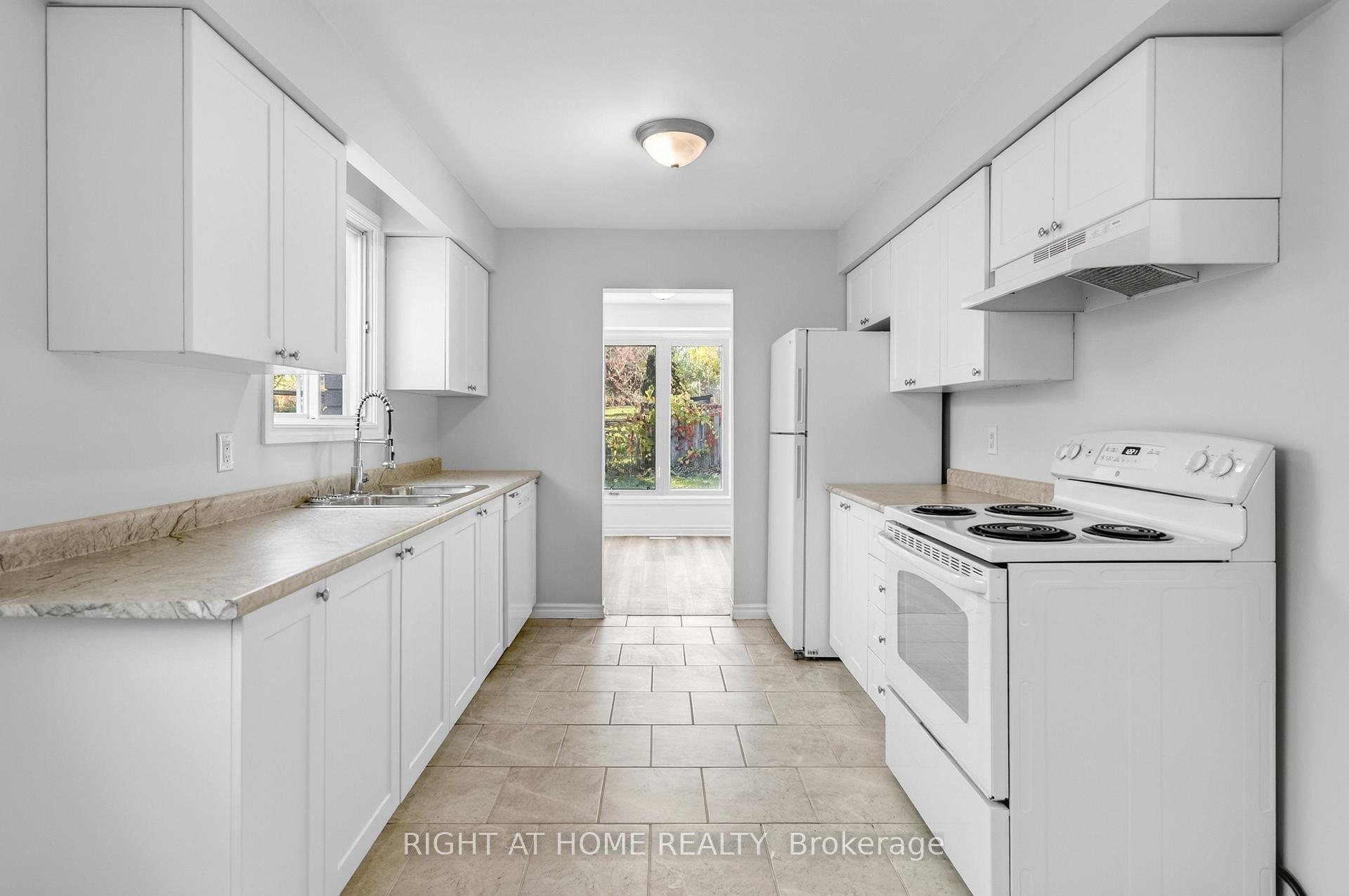 Photo 35 of 80 Garden Drive, Barrie, Allandale Heights — HOMEH