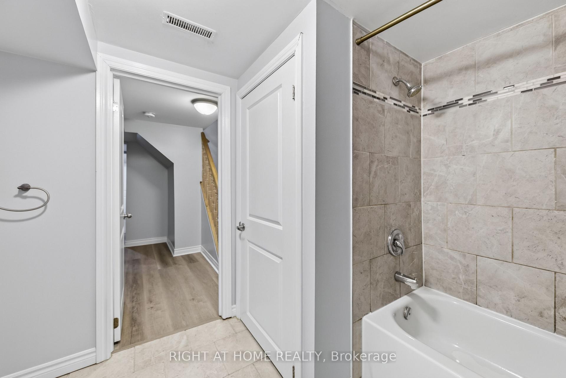 Photo 40 of 80 Garden Drive, Barrie, Allandale Heights — HOMEH