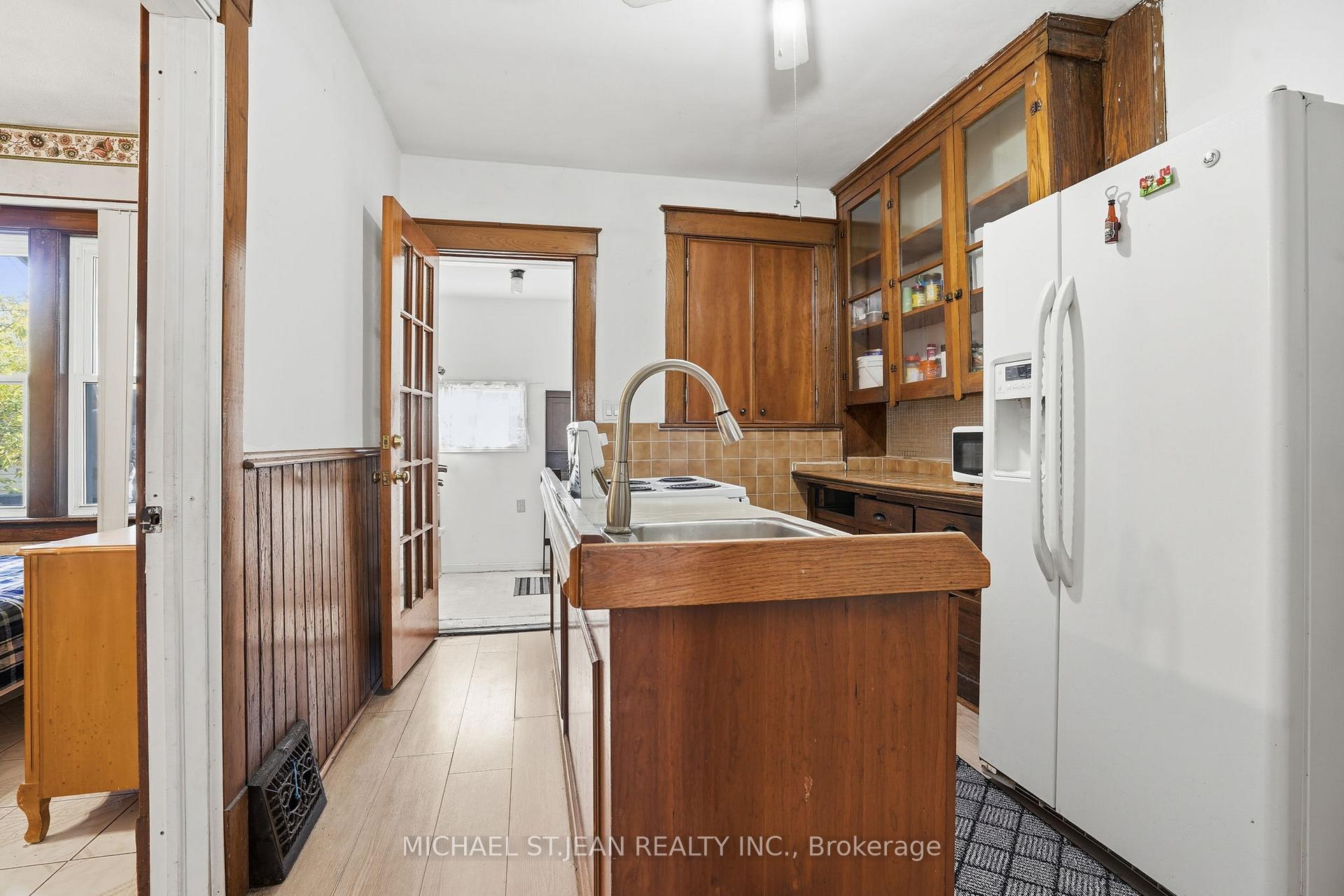 Photo 9 of 5128 Willmott Street, Niagara Falls, Cherrywood — HOMEH