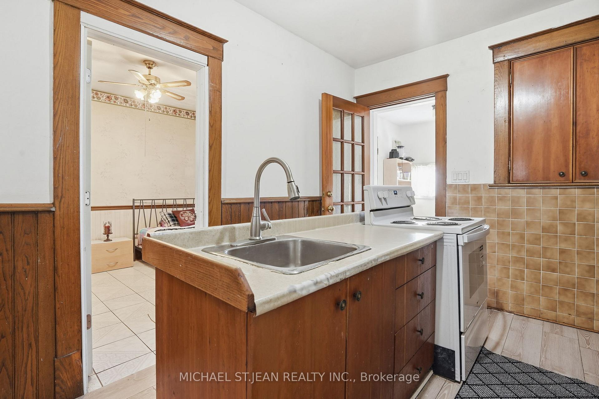 Photo 10 of 5128 Willmott Street, Niagara Falls, Cherrywood — HOMEH