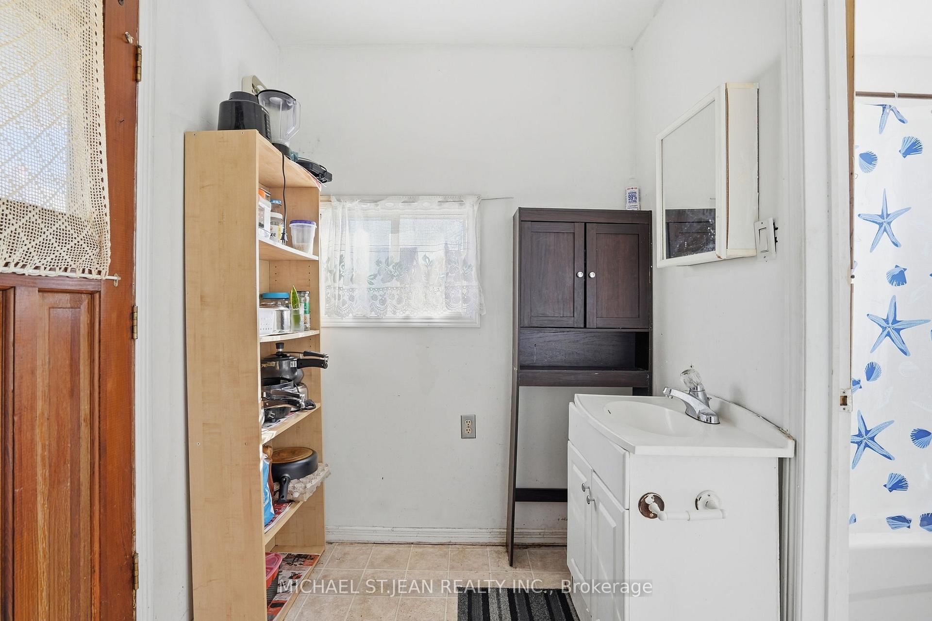 Photo 12 of 5128 Willmott Street, Niagara Falls, Cherrywood — HOMEH