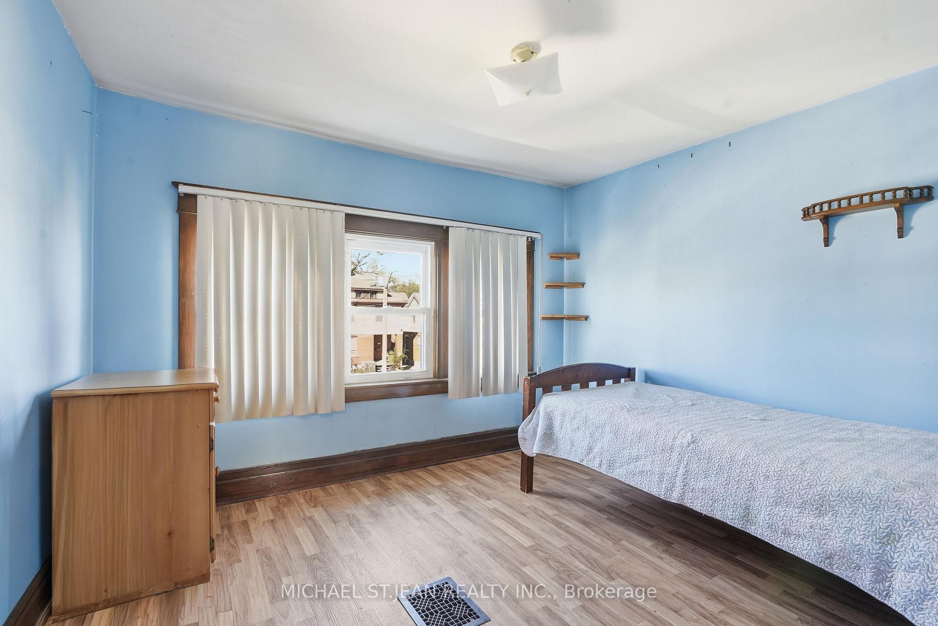 Photo 15 of 5128 Willmott Street, Niagara Falls, Cherrywood — HOMEH