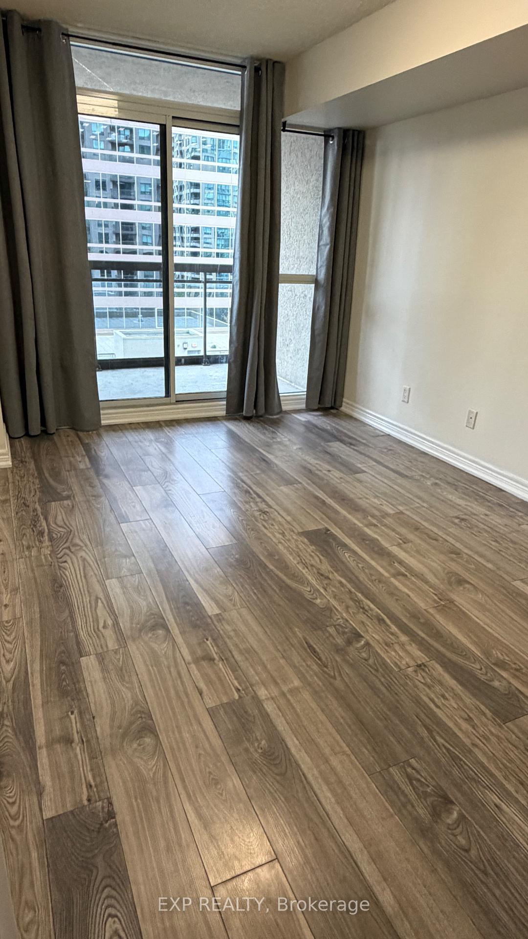 Photo 10 of Unit 716, 18 Parkview Avenue, North York, Willowdale East — HOMEH