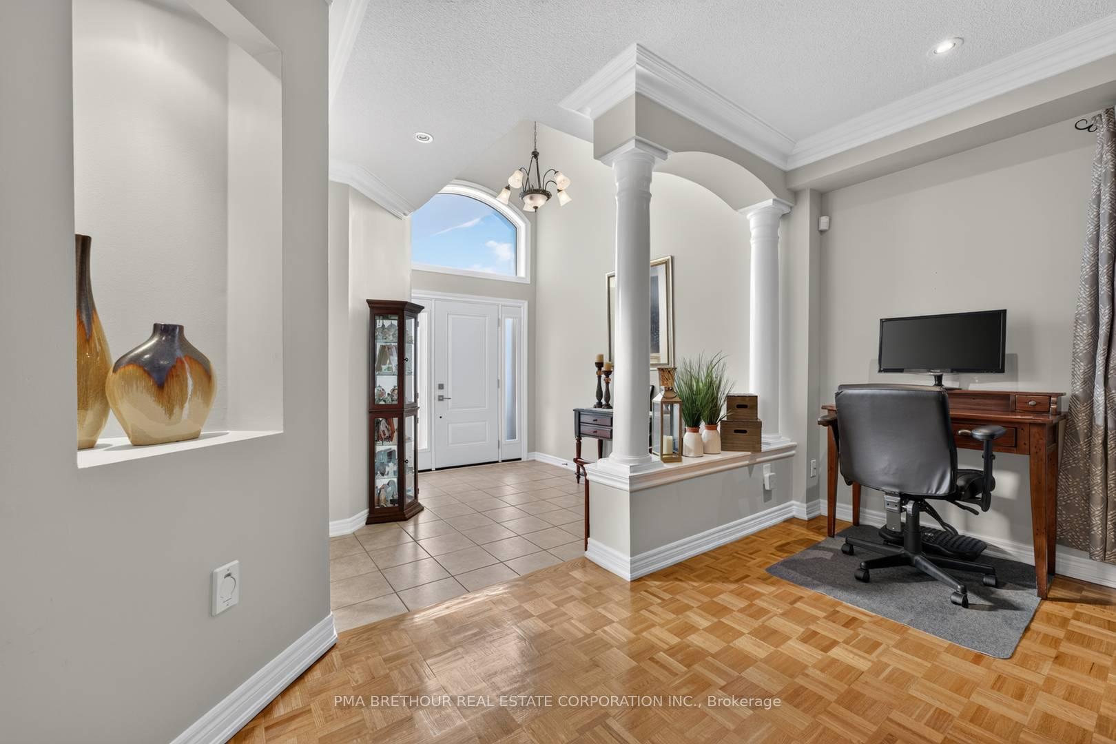 Photo 4 of 70 Castillian Drive, Vaughan, Sonoma Heights — HOMEH
