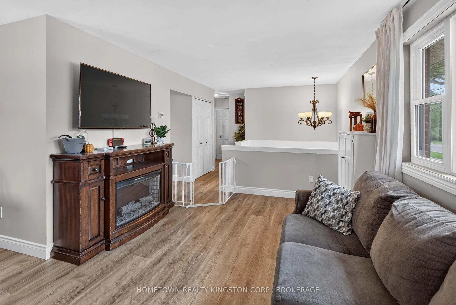 Photo 10 of 192 Camberley Crescent, Kingston, City SouthWest — HOMEH