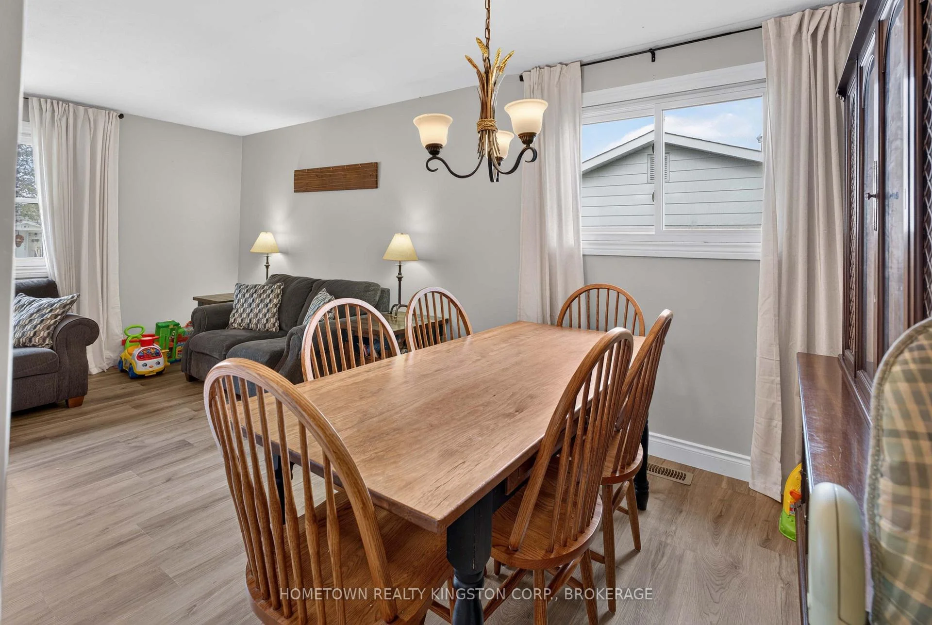 Photo 16 of 192 Camberley Crescent, Kingston, City SouthWest — HOMEH