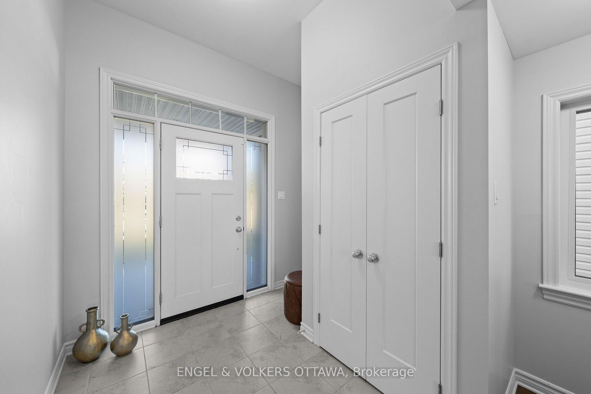 Photo 3 of 633 Moonflower Crescent, Ottawa, Blossom Park/Kemp Park/Findlay Creek — HOMEH
