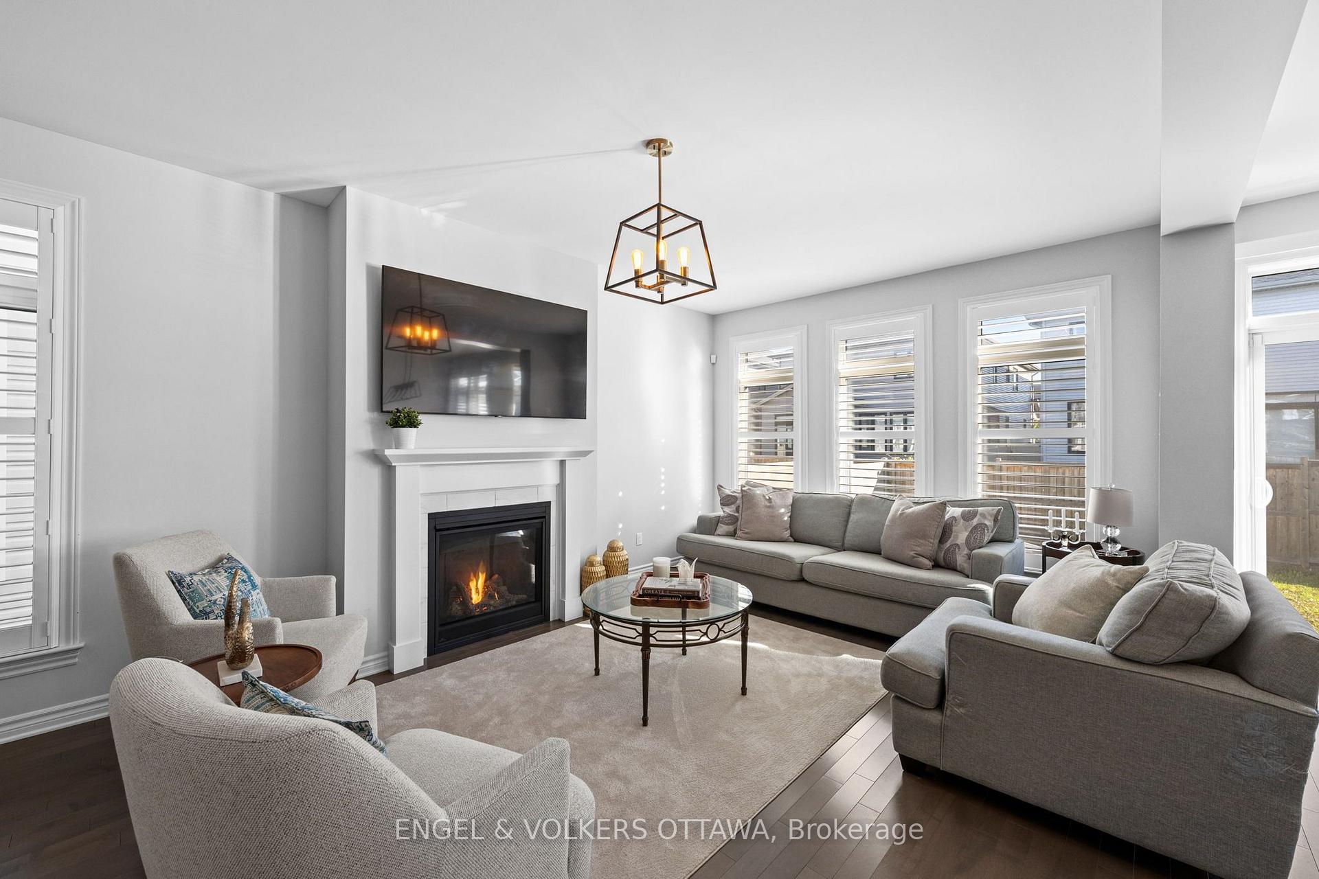 Photo 5 of 633 Moonflower Crescent, Ottawa, Blossom Park/Kemp Park/Findlay Creek — HOMEH
