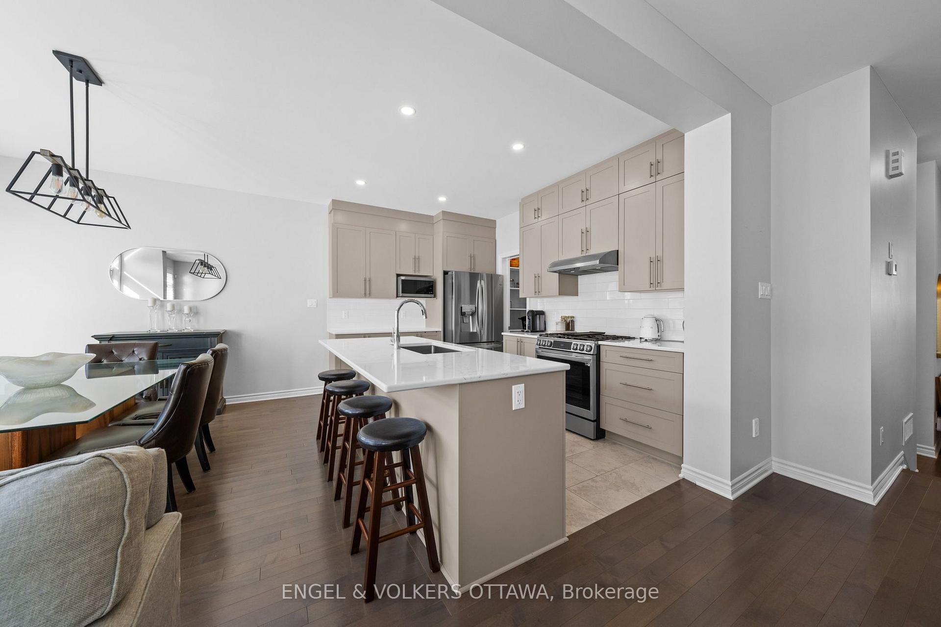 Photo 8 of 633 Moonflower Crescent, Ottawa, Blossom Park/Kemp Park/Findlay Creek — HOMEH