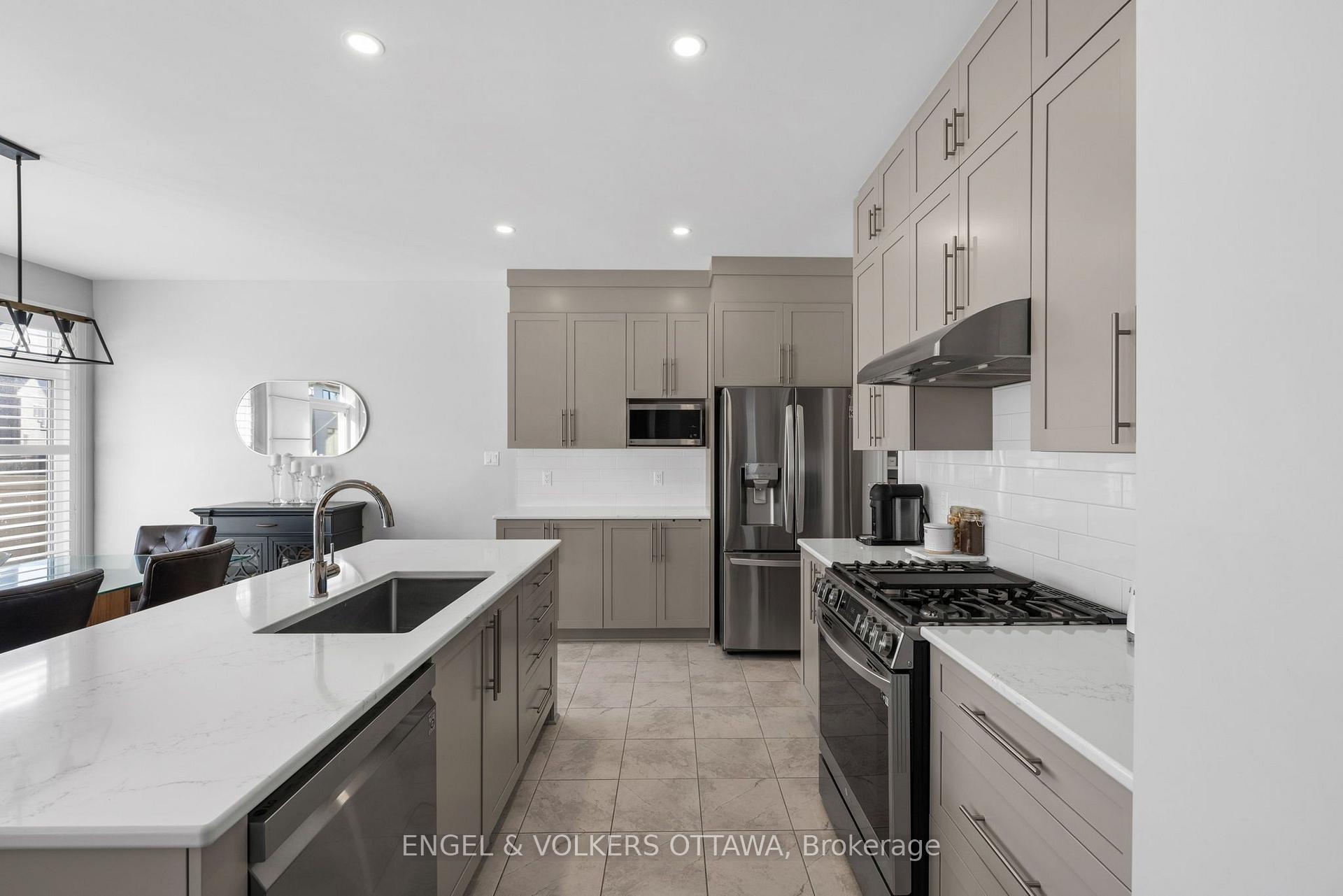 Photo 9 of 633 Moonflower Crescent, Ottawa, Blossom Park/Kemp Park/Findlay Creek — HOMEH
