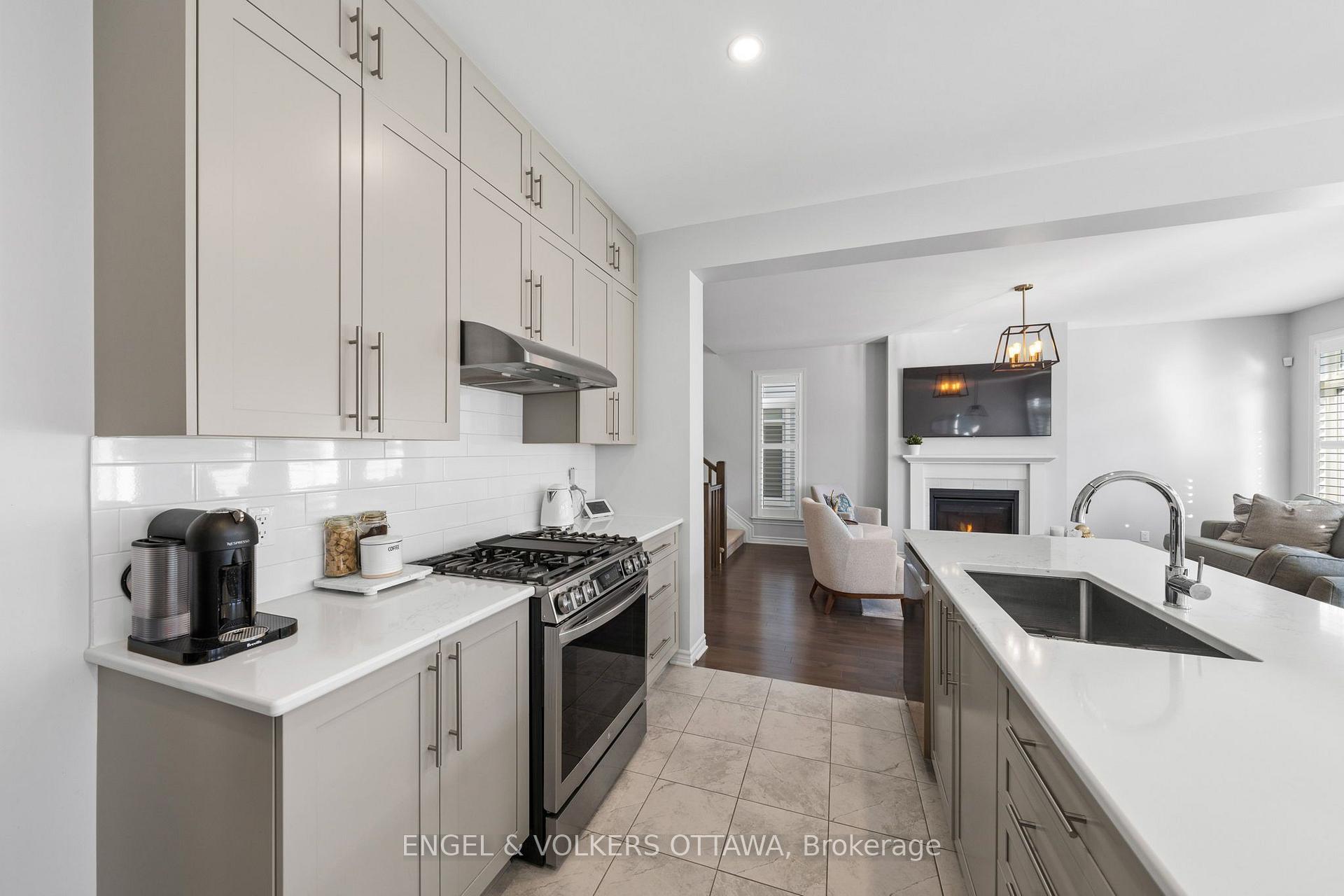Photo 10 of 633 Moonflower Crescent, Ottawa, Blossom Park/Kemp Park/Findlay Creek — HOMEH