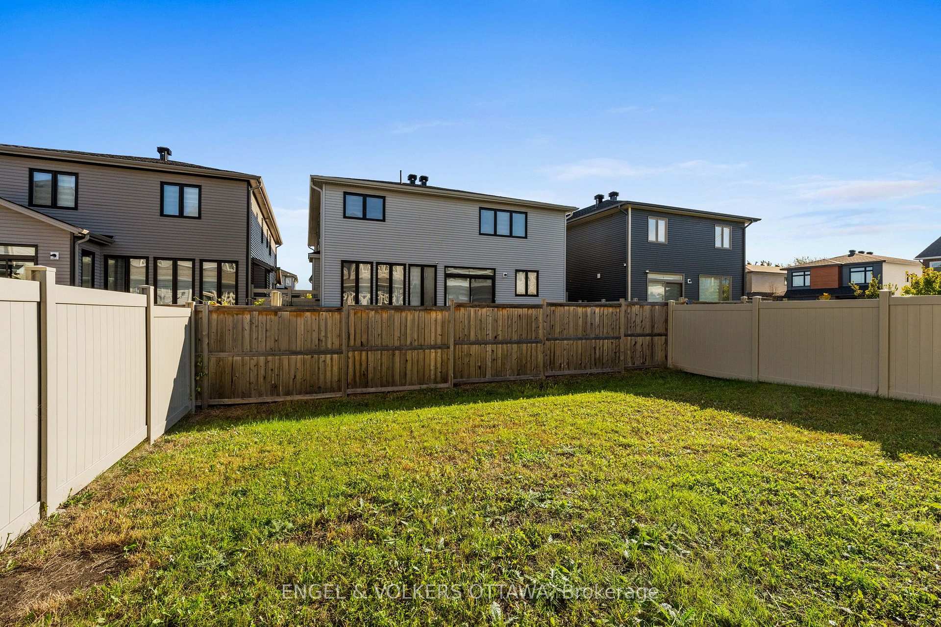 Photo 31 of 633 Moonflower Crescent, Ottawa, Blossom Park/Kemp Park/Findlay Creek — HOMEH