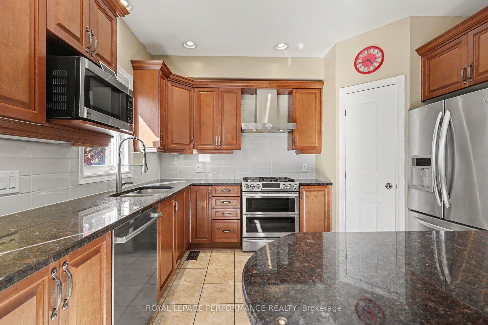 Photo 7 of 1033 Red Spruce Street, Ottawa, Riverside South/Gloucester Glen — HOMEH
