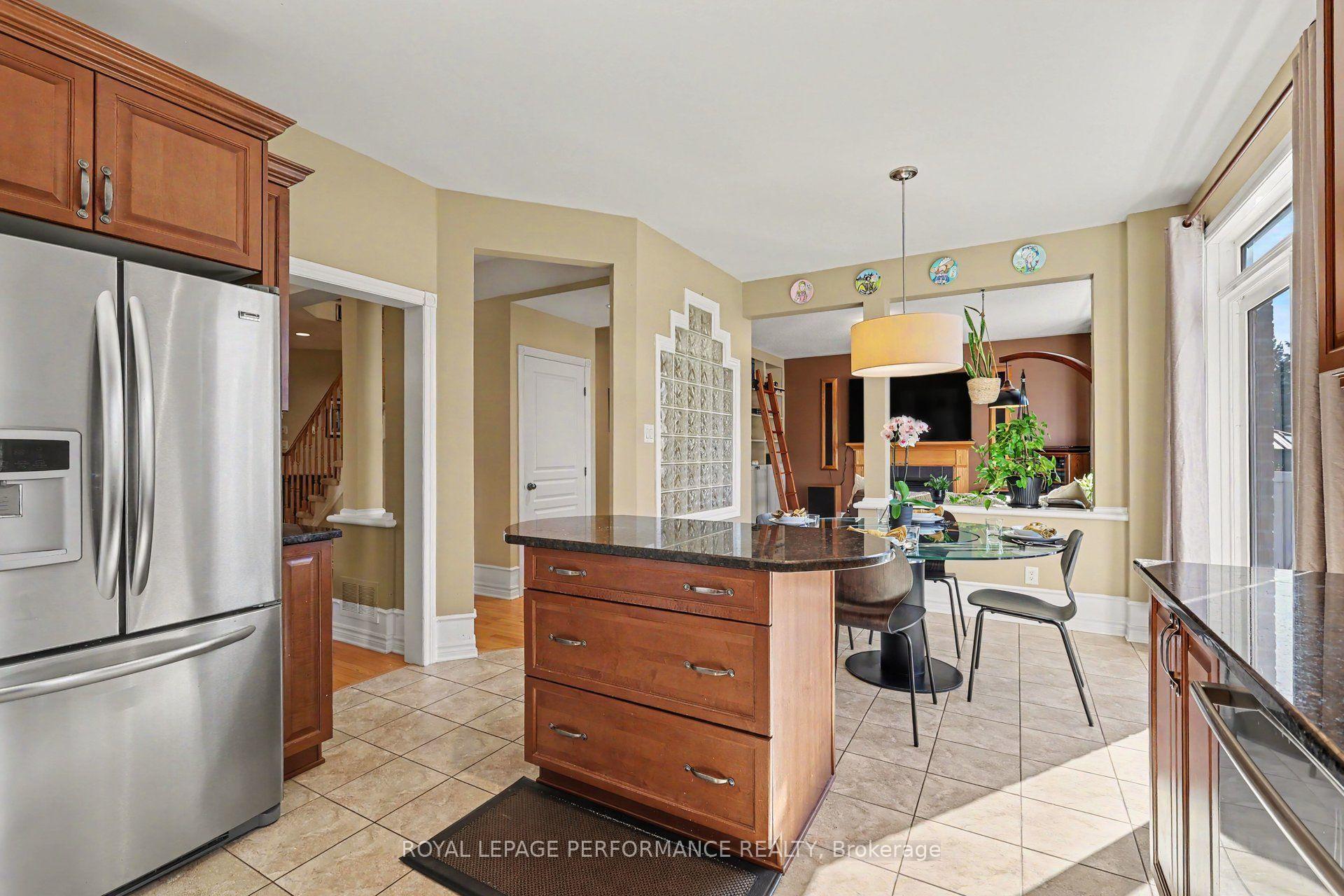 Photo 8 of 1033 Red Spruce Street, Ottawa, Riverside South/Gloucester Glen — HOMEH