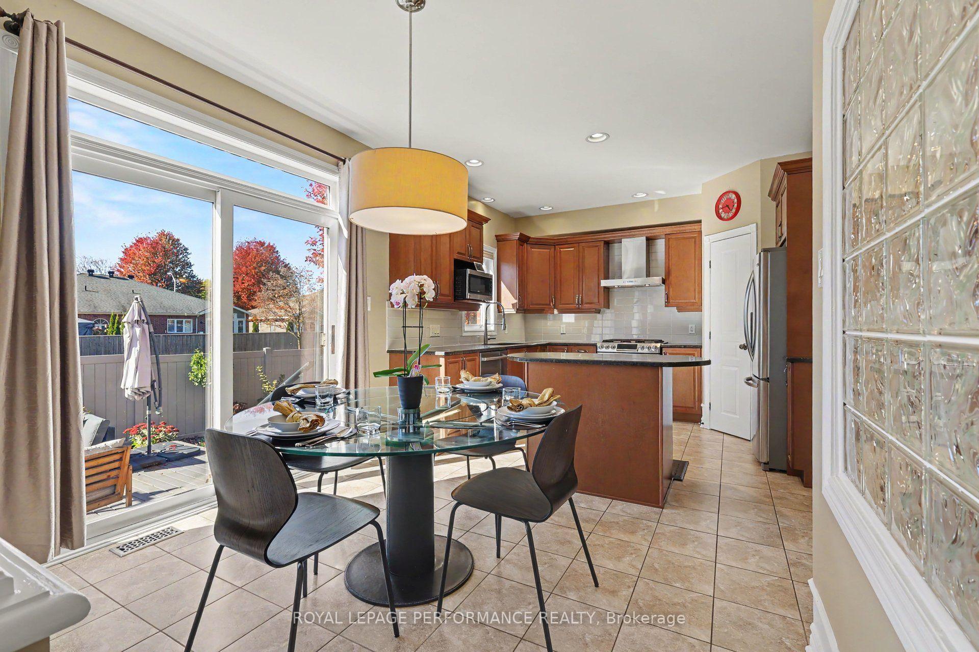 Photo 10 of 1033 Red Spruce Street, Ottawa, Riverside South/Gloucester Glen — HOMEH