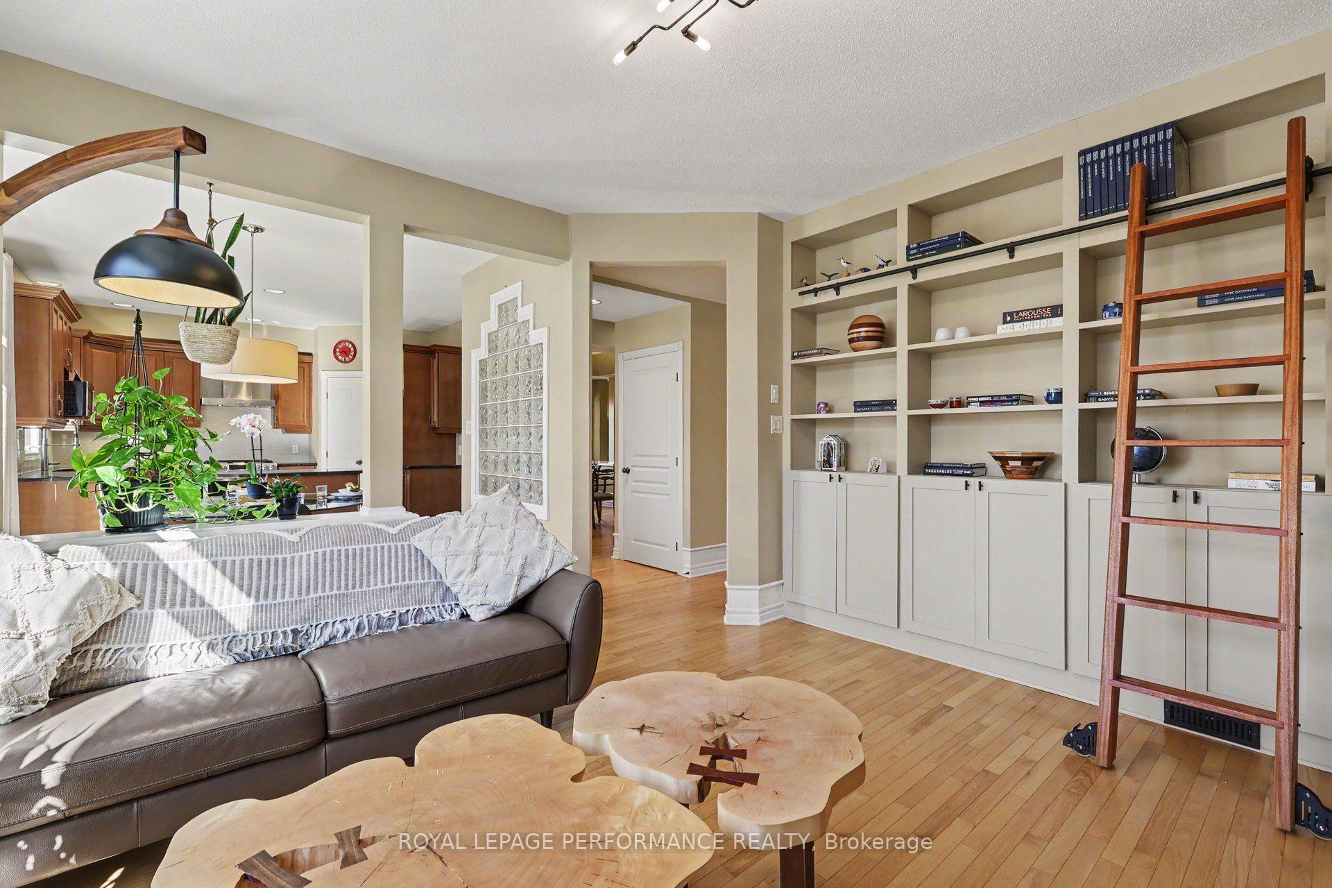 Photo 11 of 1033 Red Spruce Street, Ottawa, Riverside South/Gloucester Glen — HOMEH