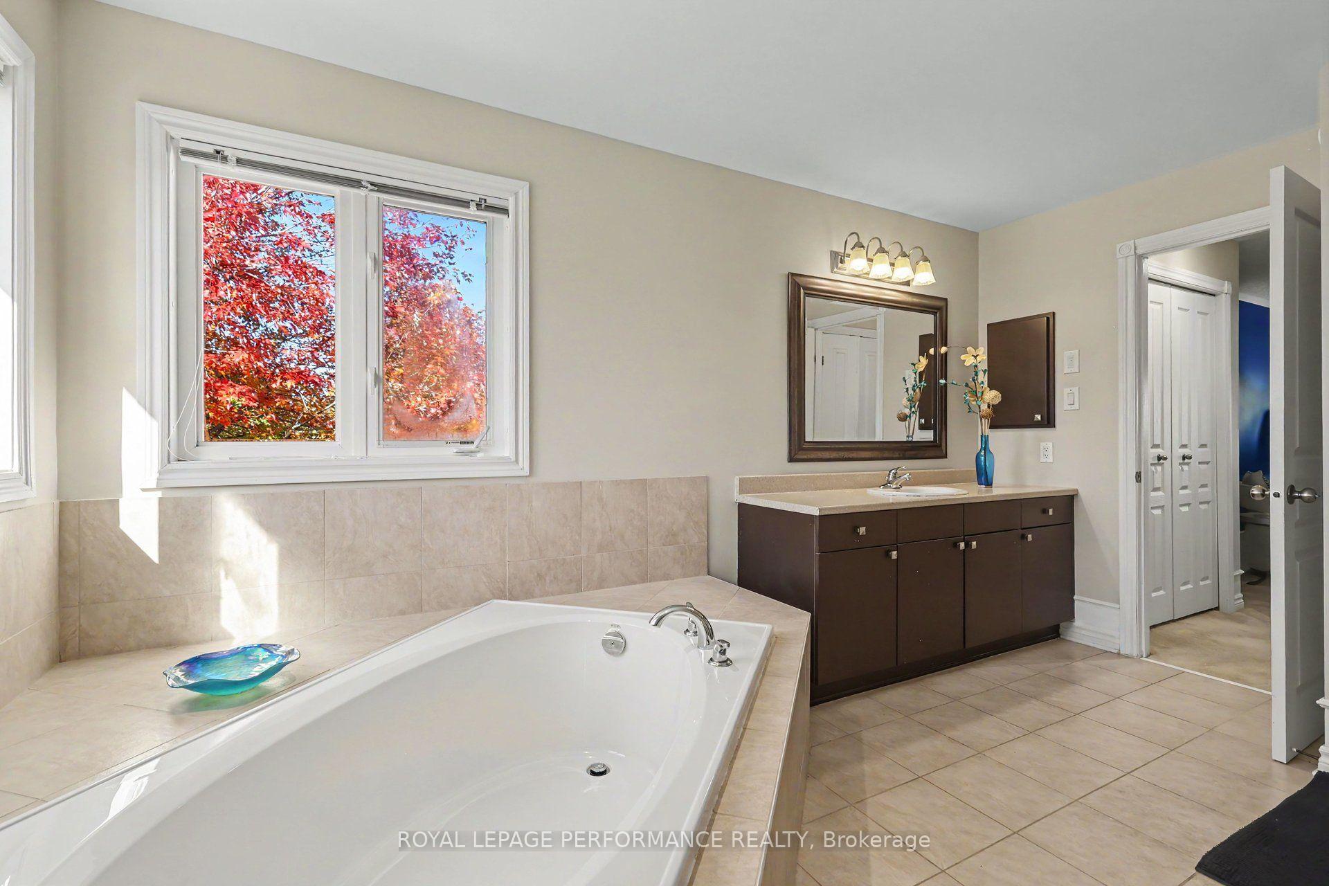 Photo 21 of 1033 Red Spruce Street, Ottawa, Riverside South/Gloucester Glen — HOMEH