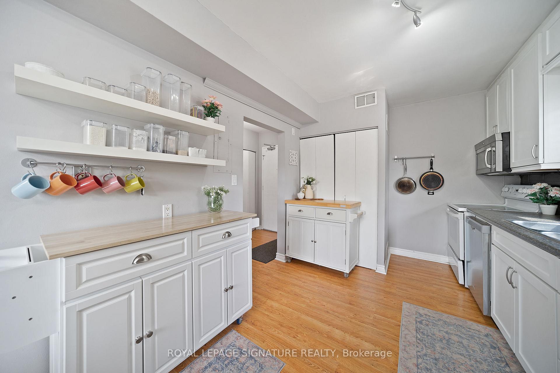 Photo 3 of Unit 2, 2027 Bluefields Drive, Burlington, Mountainside — HOMEH
