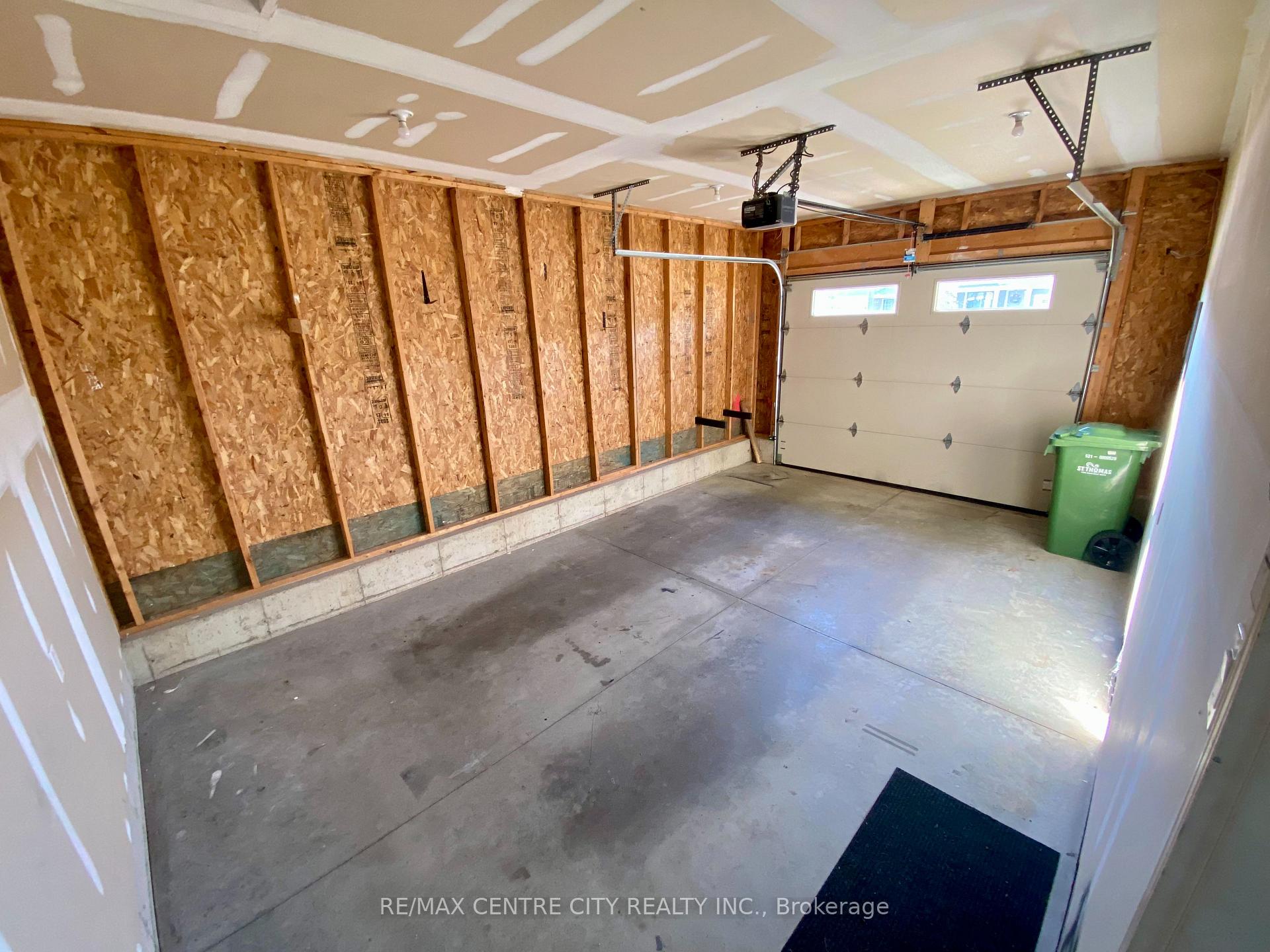 Photo 6 of 79 Renaissance Drive, St. Thomas — HOMEH