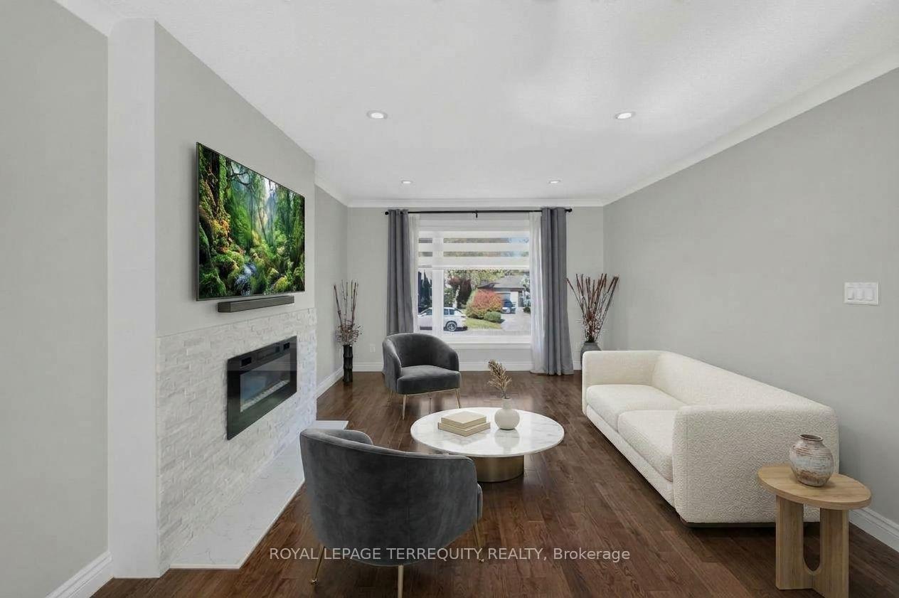 Photo 6 of 9 Brightbay Crescent, Markham, Grandview — HOMEH