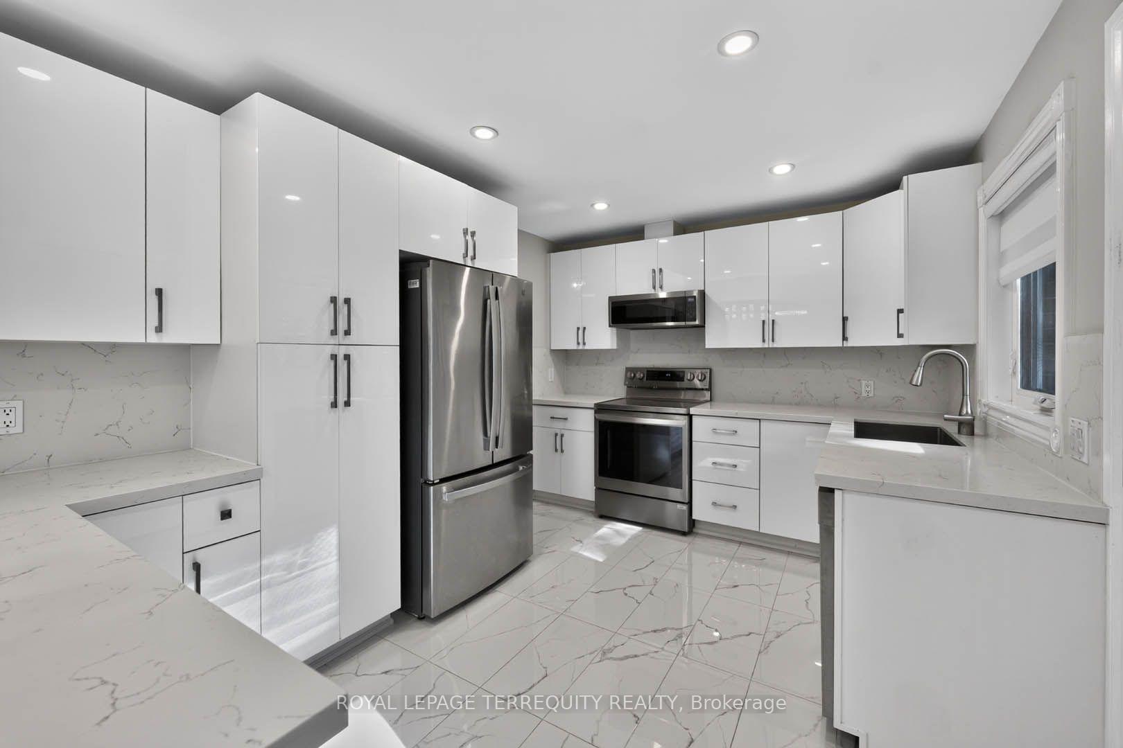 Photo 8 of 9 Brightbay Crescent, Markham, Grandview — HOMEH