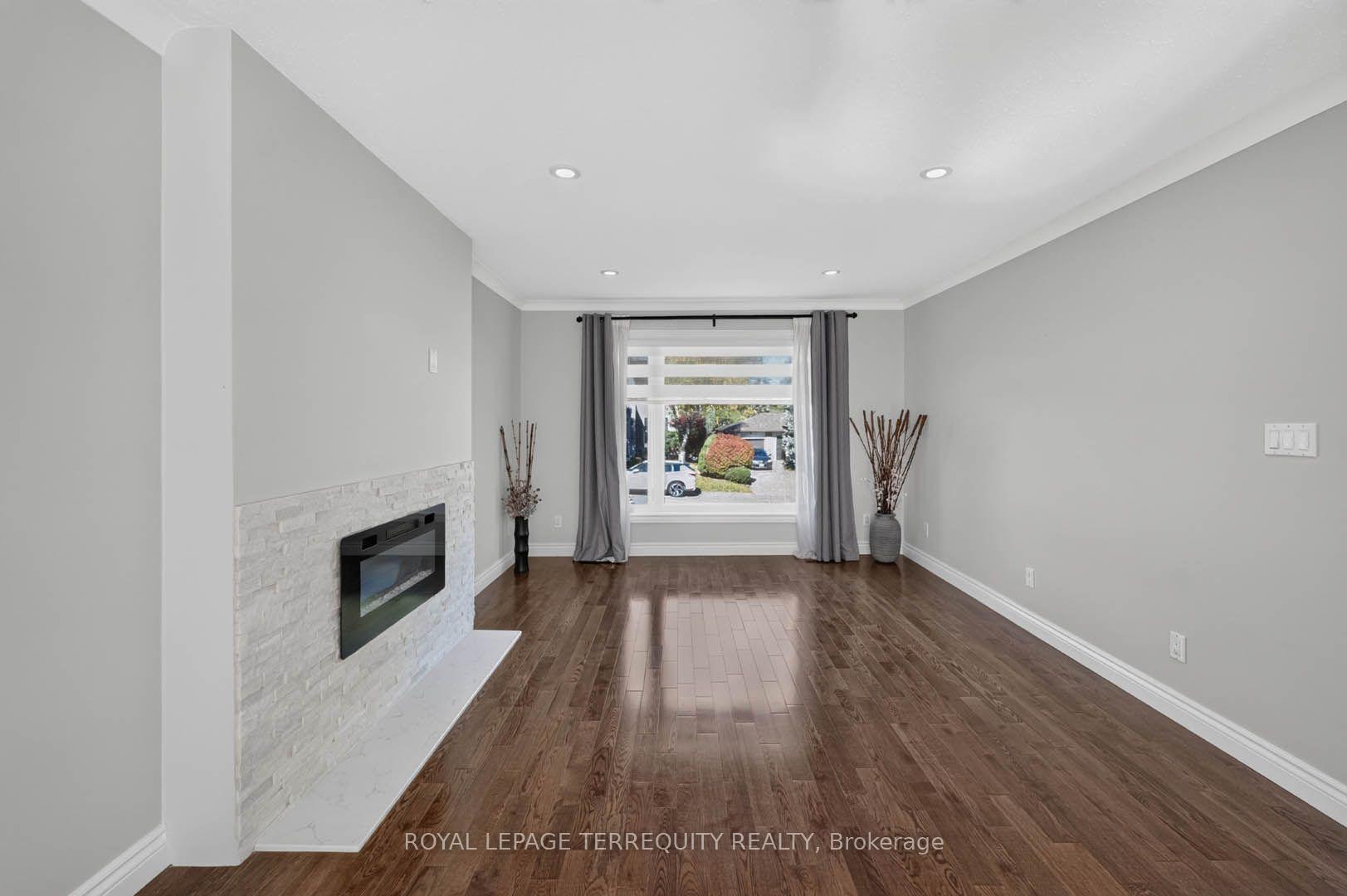 Photo 13 of 9 Brightbay Crescent, Markham, Grandview — HOMEH