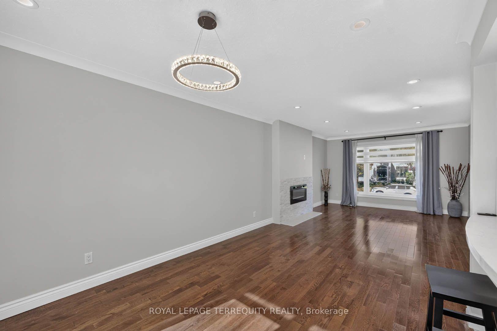 Photo 18 of 9 Brightbay Crescent, Markham, Grandview — HOMEH