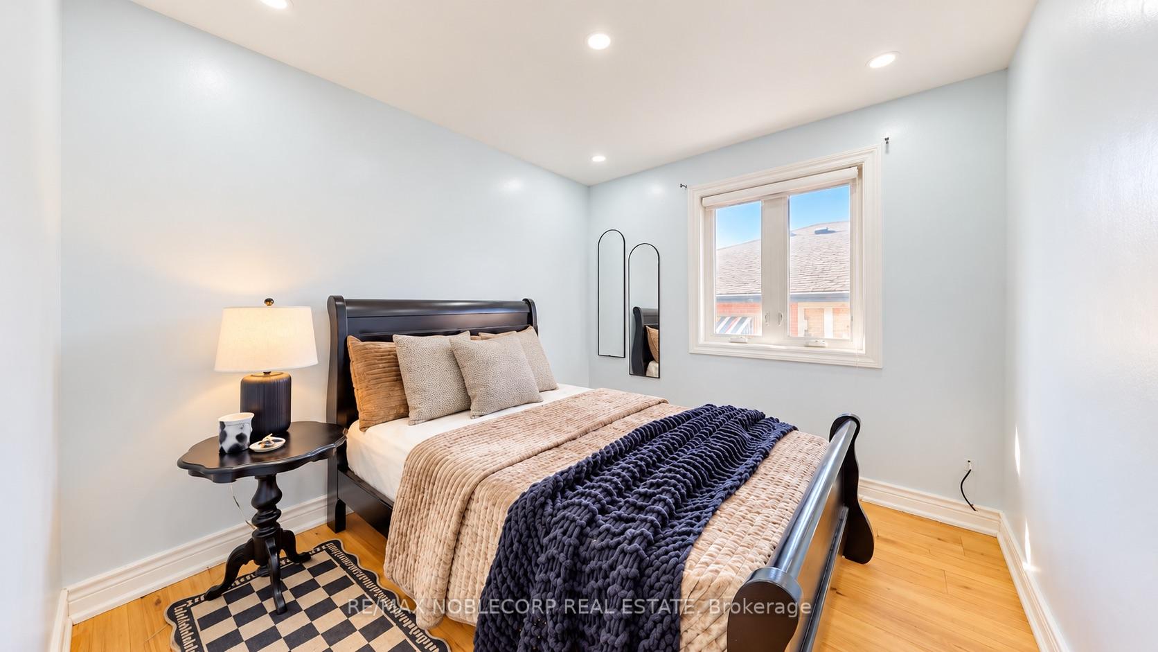 Photo 13 of 95 Snowood Court, North York, Glenfield-Jane Heights — HOMEH