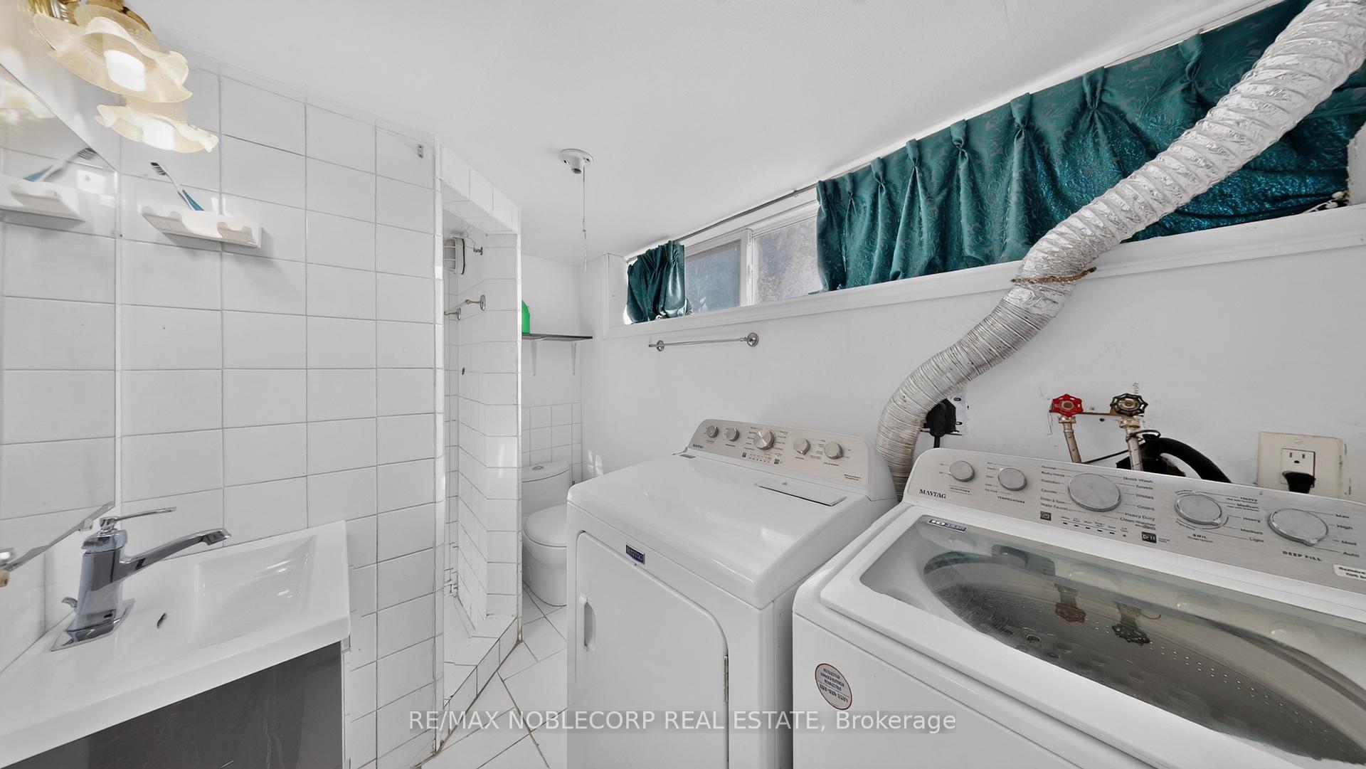 Photo 26 of 95 Snowood Court, North York, Glenfield-Jane Heights — HOMEH